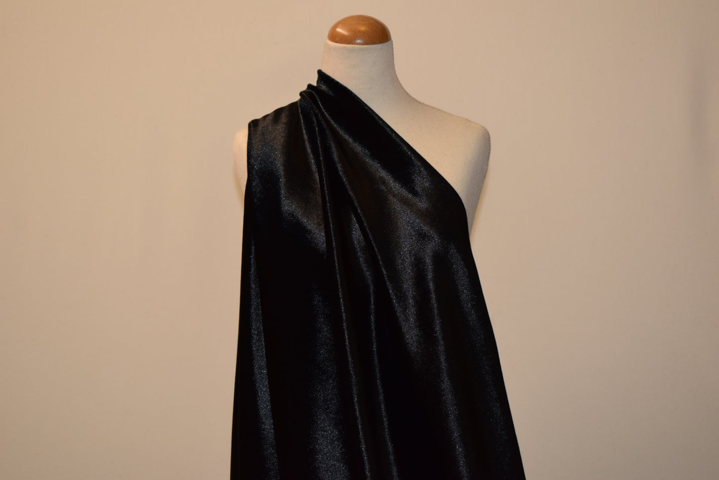 Panné Velour De Luxe - Black