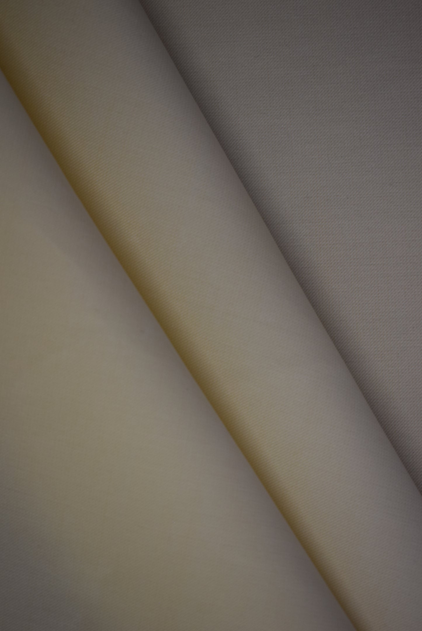 Silk Foundation 'Coutil' - Cream