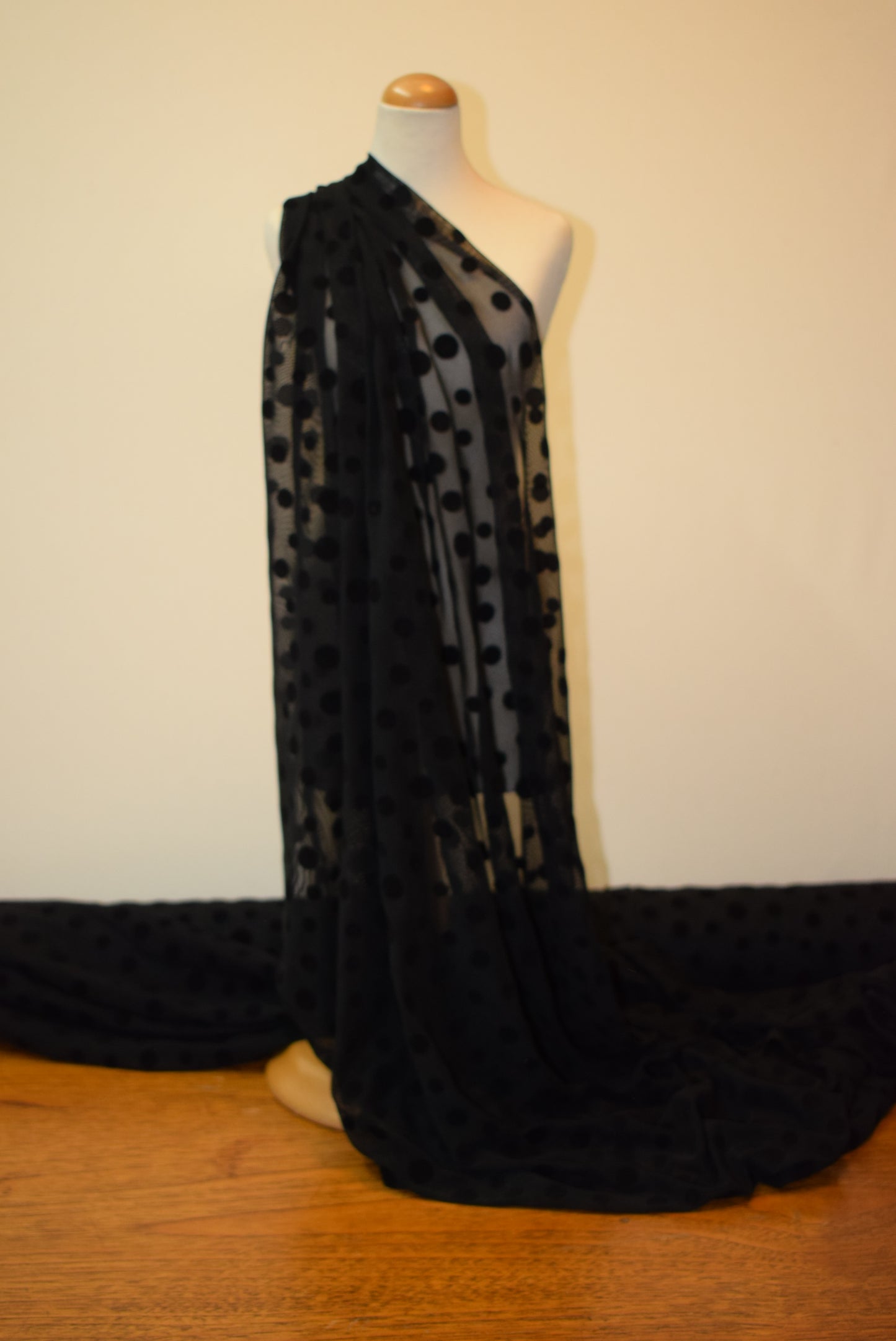 Mixed Flock Dots On Mesh - Black