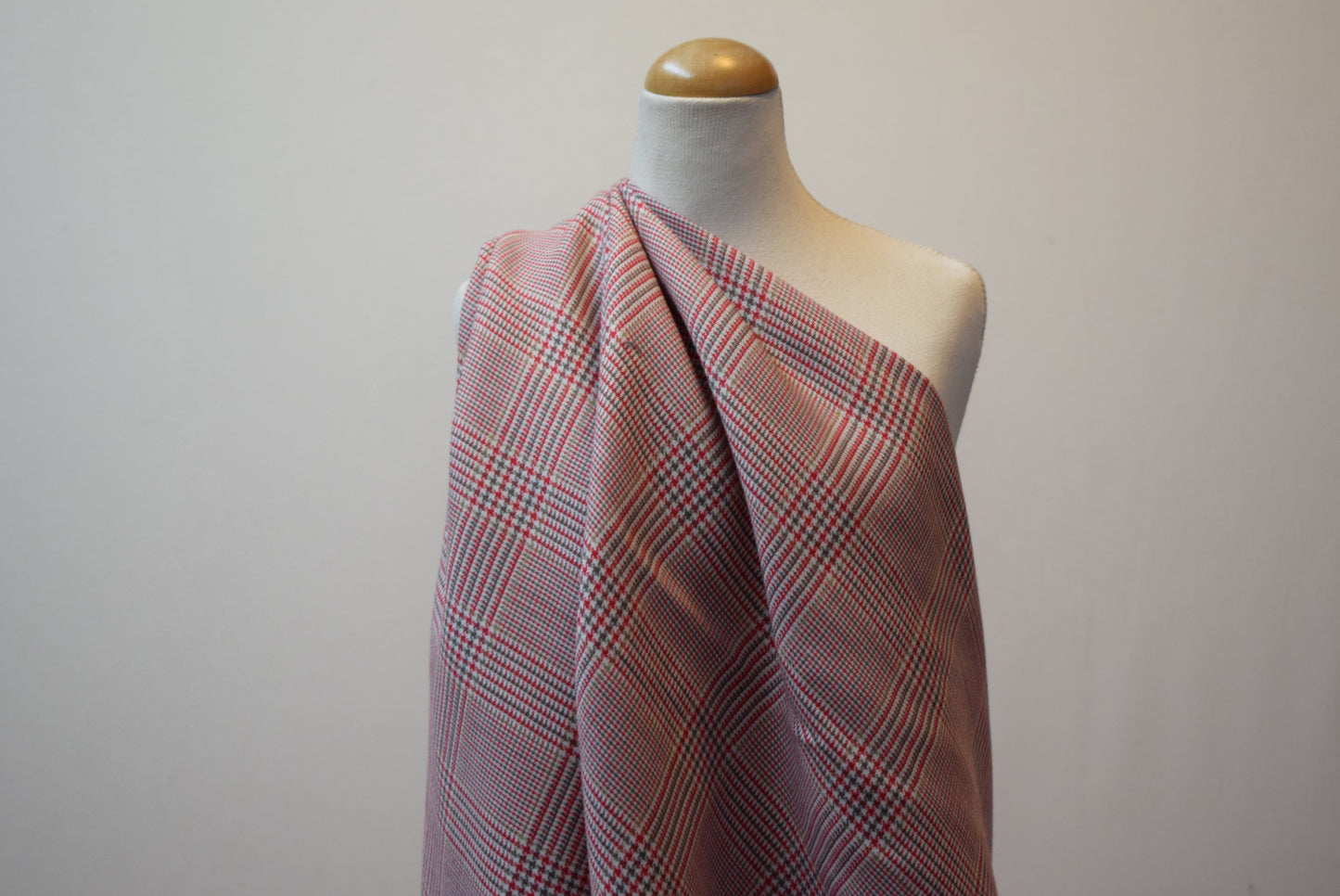 Red Prince of Wales Suiting