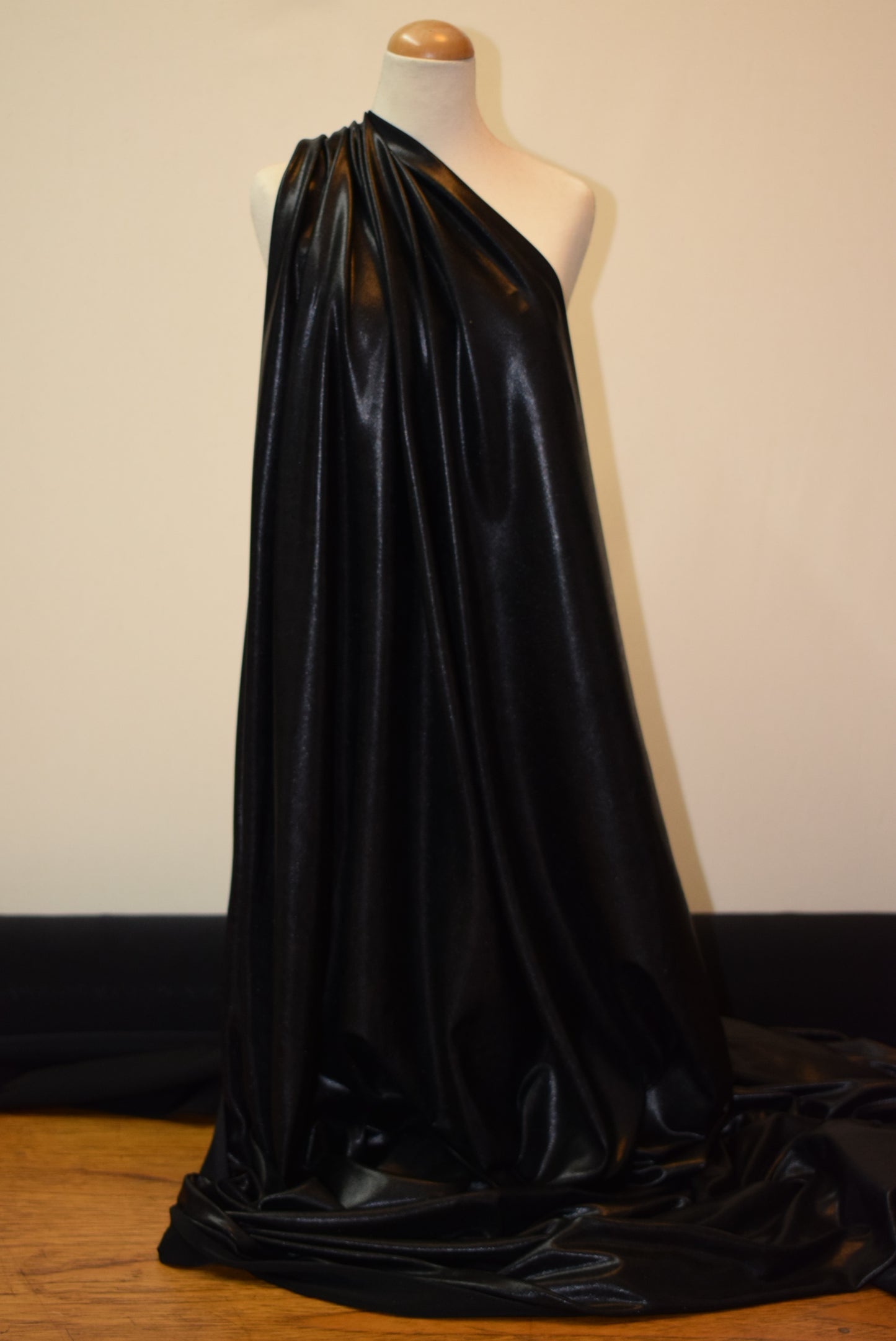 'Latex Look' Jersey - Black