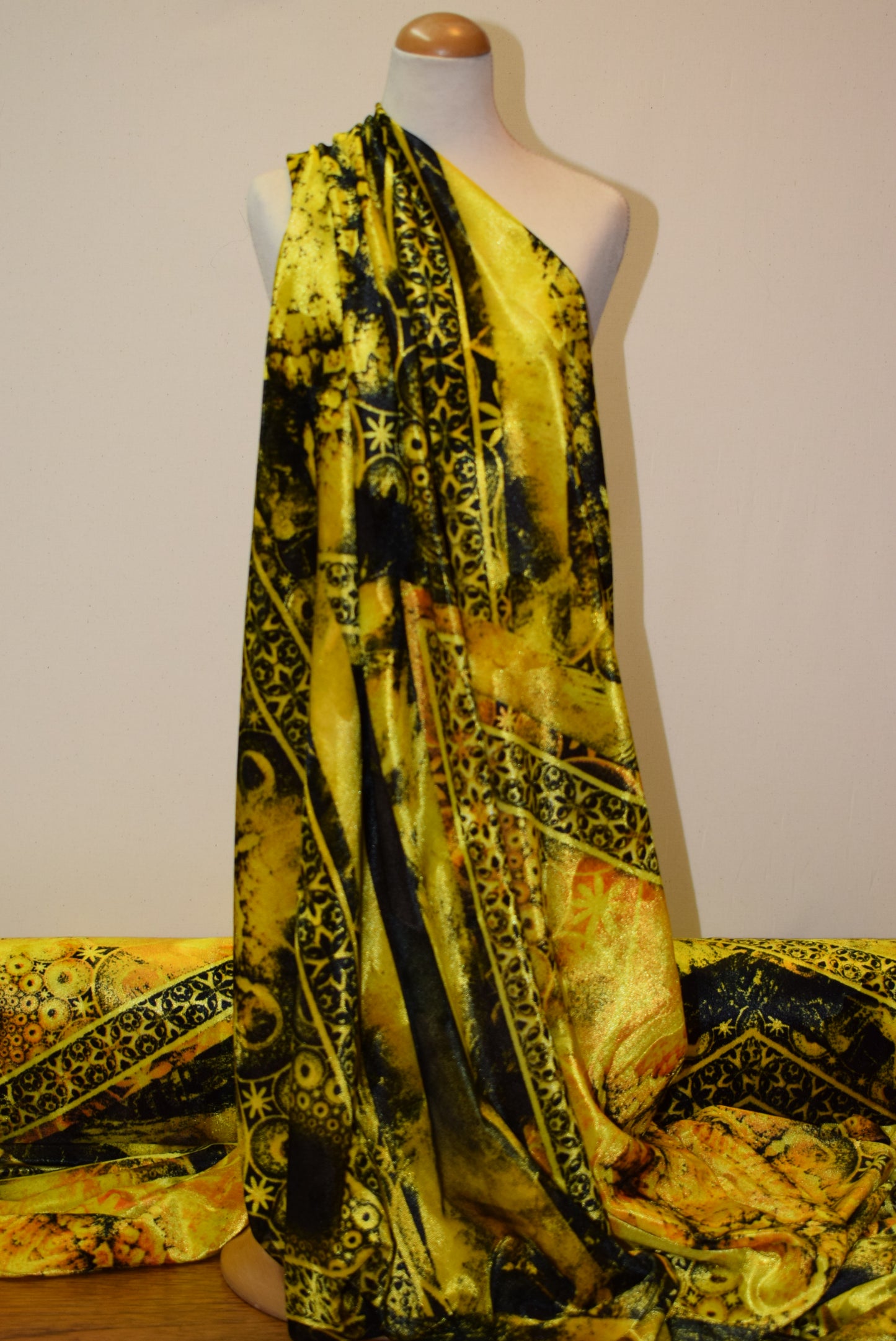'Gianni' Stretch Velvet