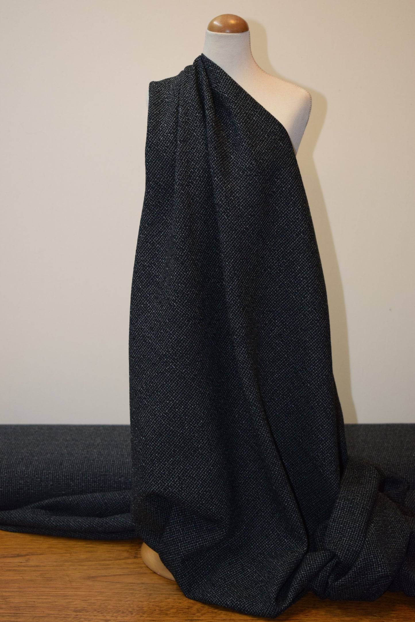Black/White Crinkle Check