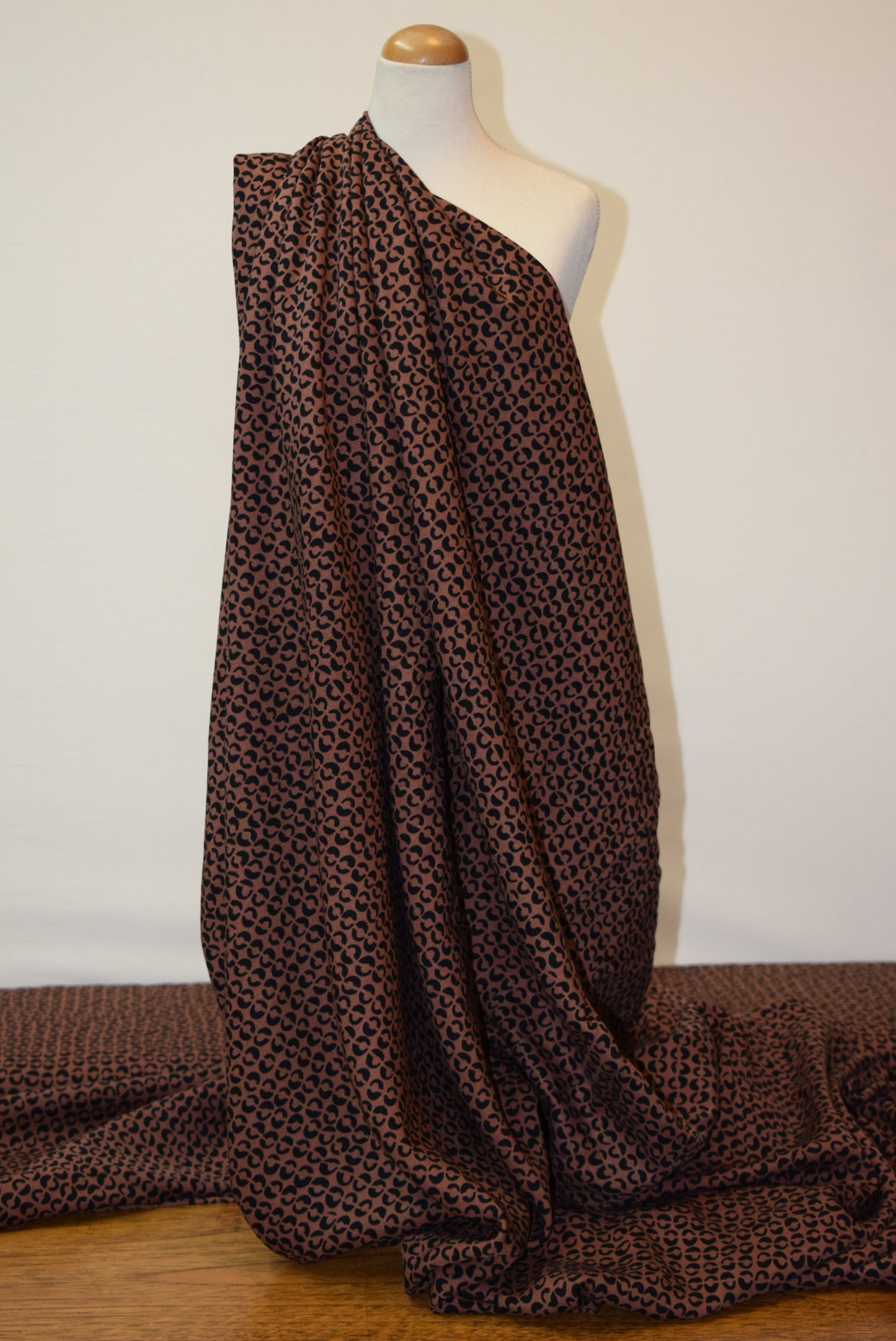 'Broken Dots' Twill Print - Pecan