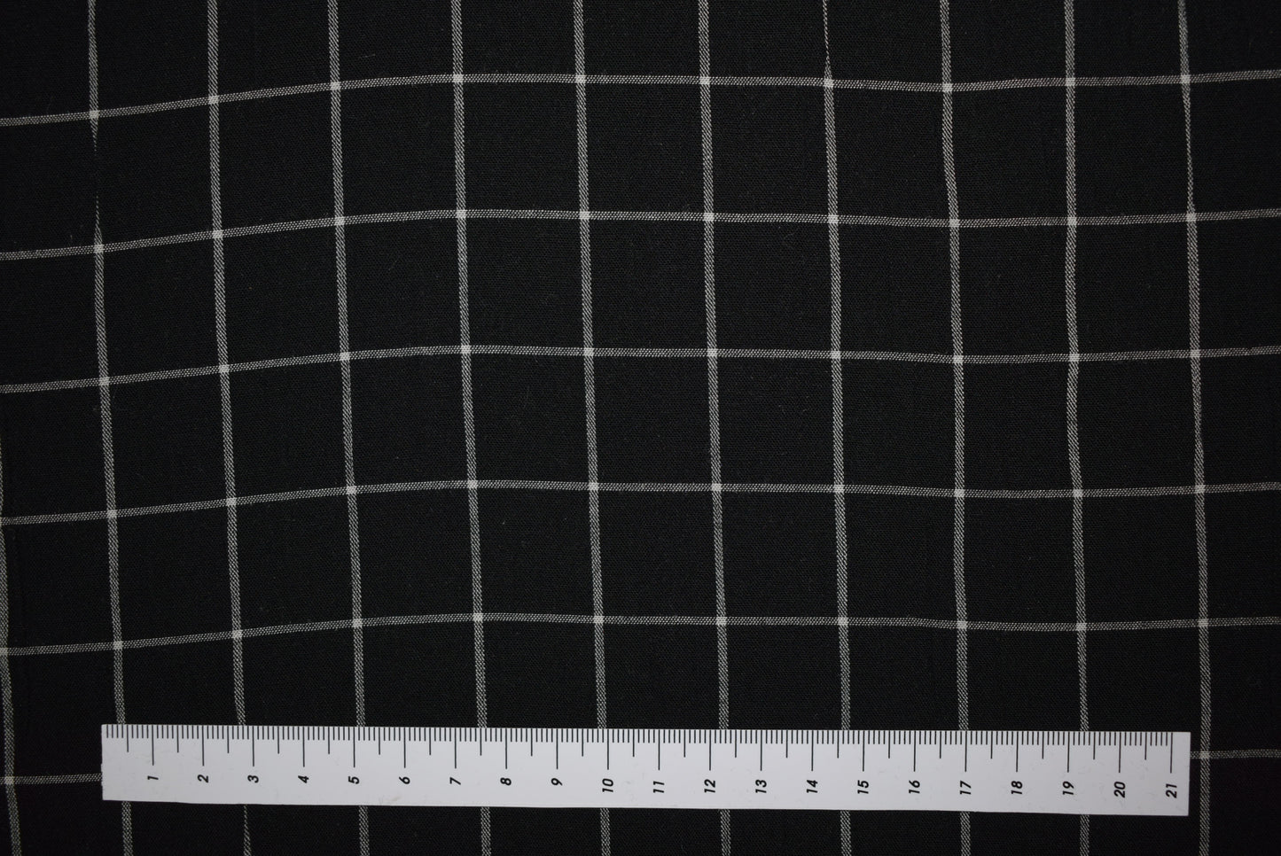 Black & White Crinkle Check