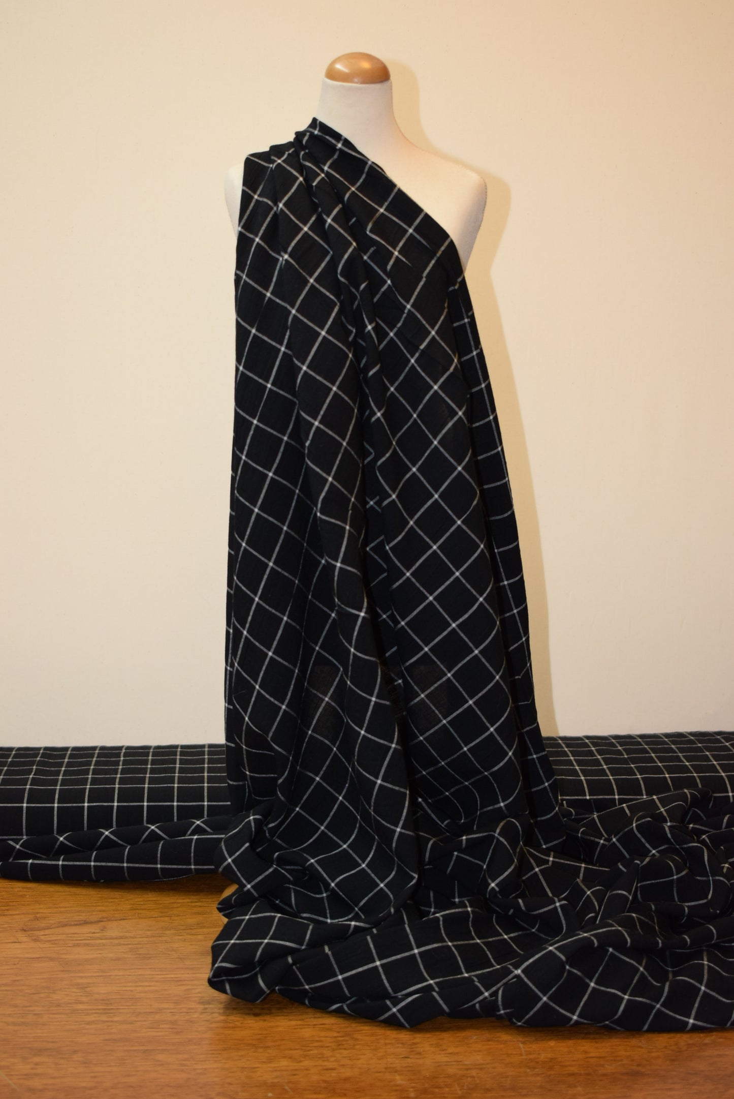 Black & White Crinkle Check