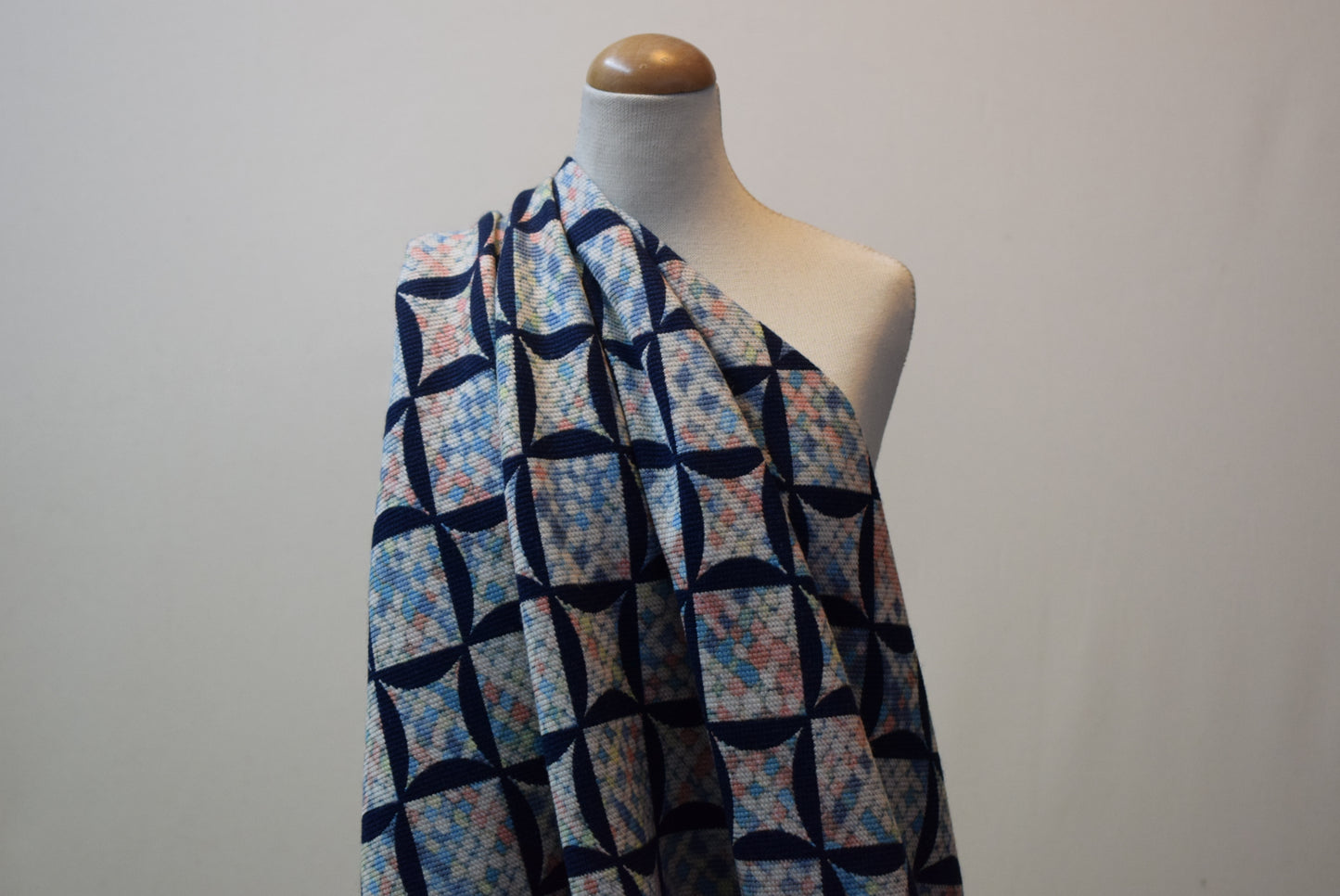 'Square in Circle' Tweed Jacquard