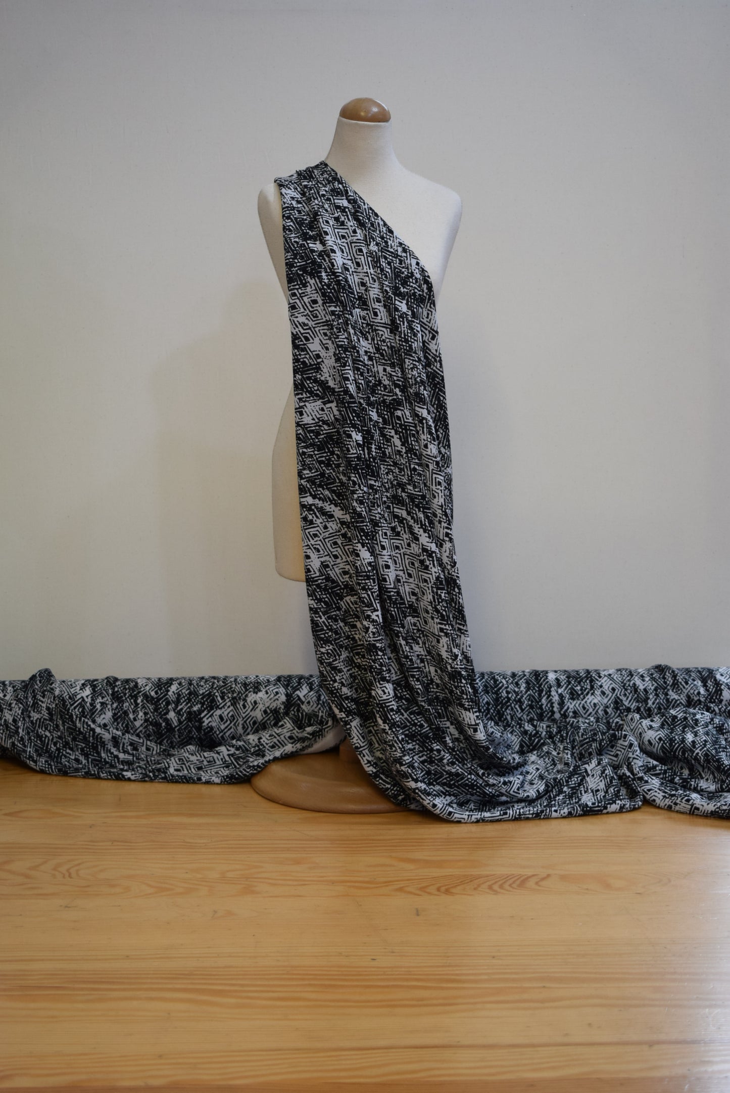 Heavy Diamond Georgette