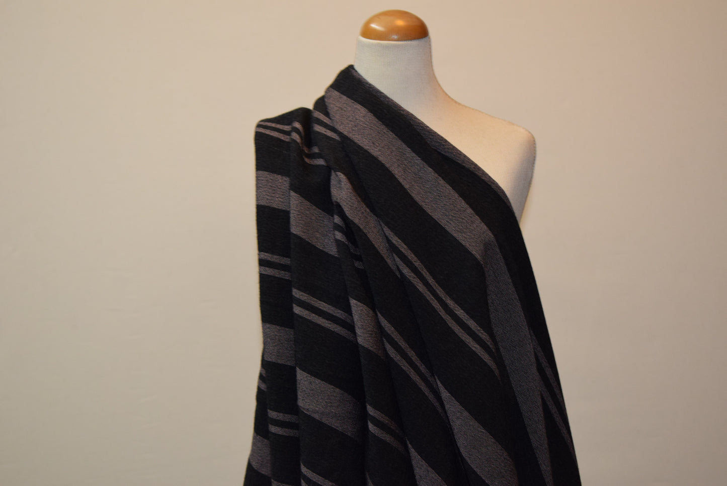 'Oslo' Stripe - Black/Camel