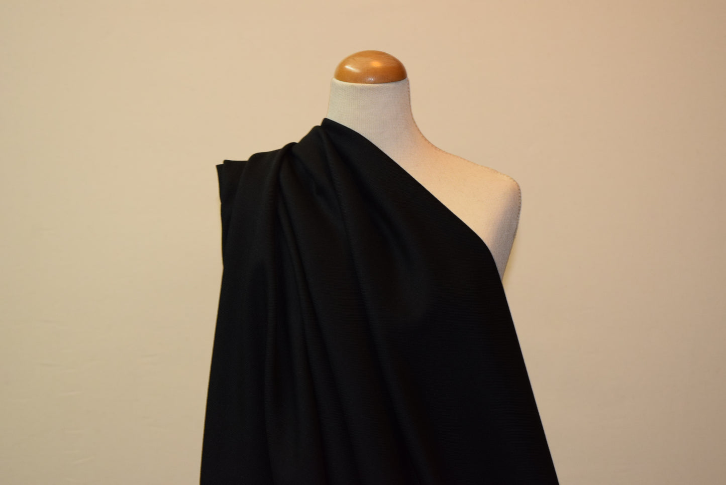 'Bamboo' Suiting - Black