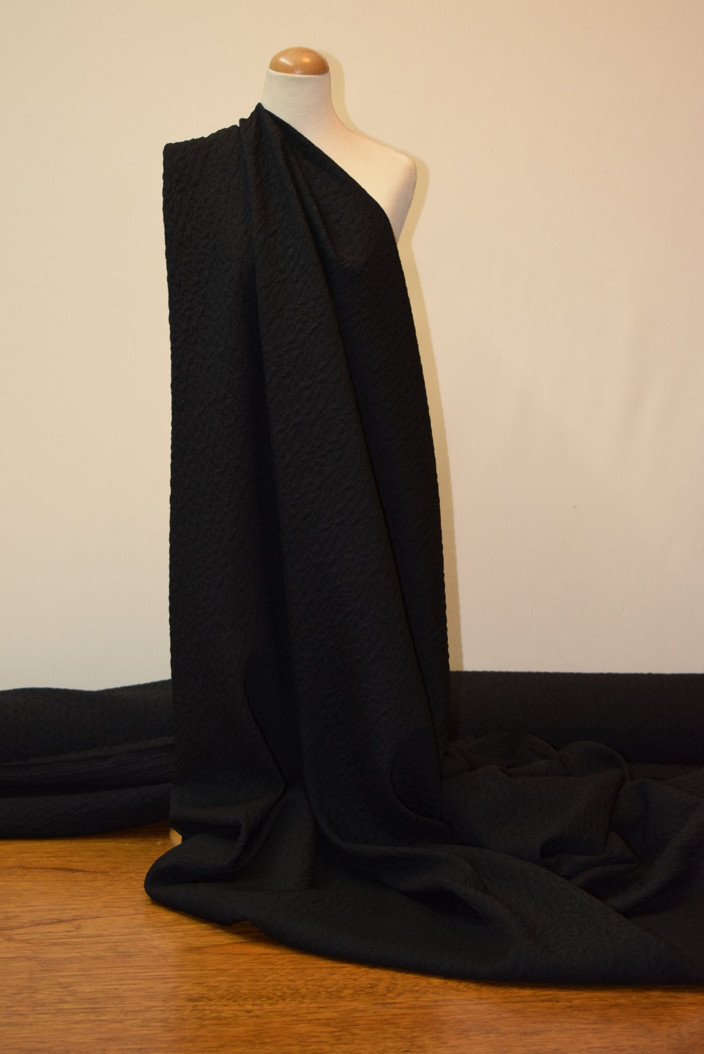 Black Cloqué Jacquard