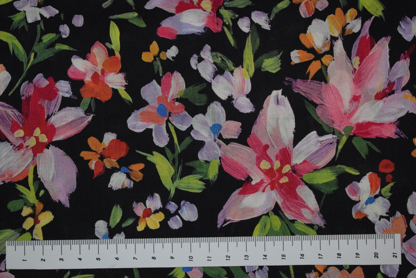 'Brush Strokes' Floral London Lawn