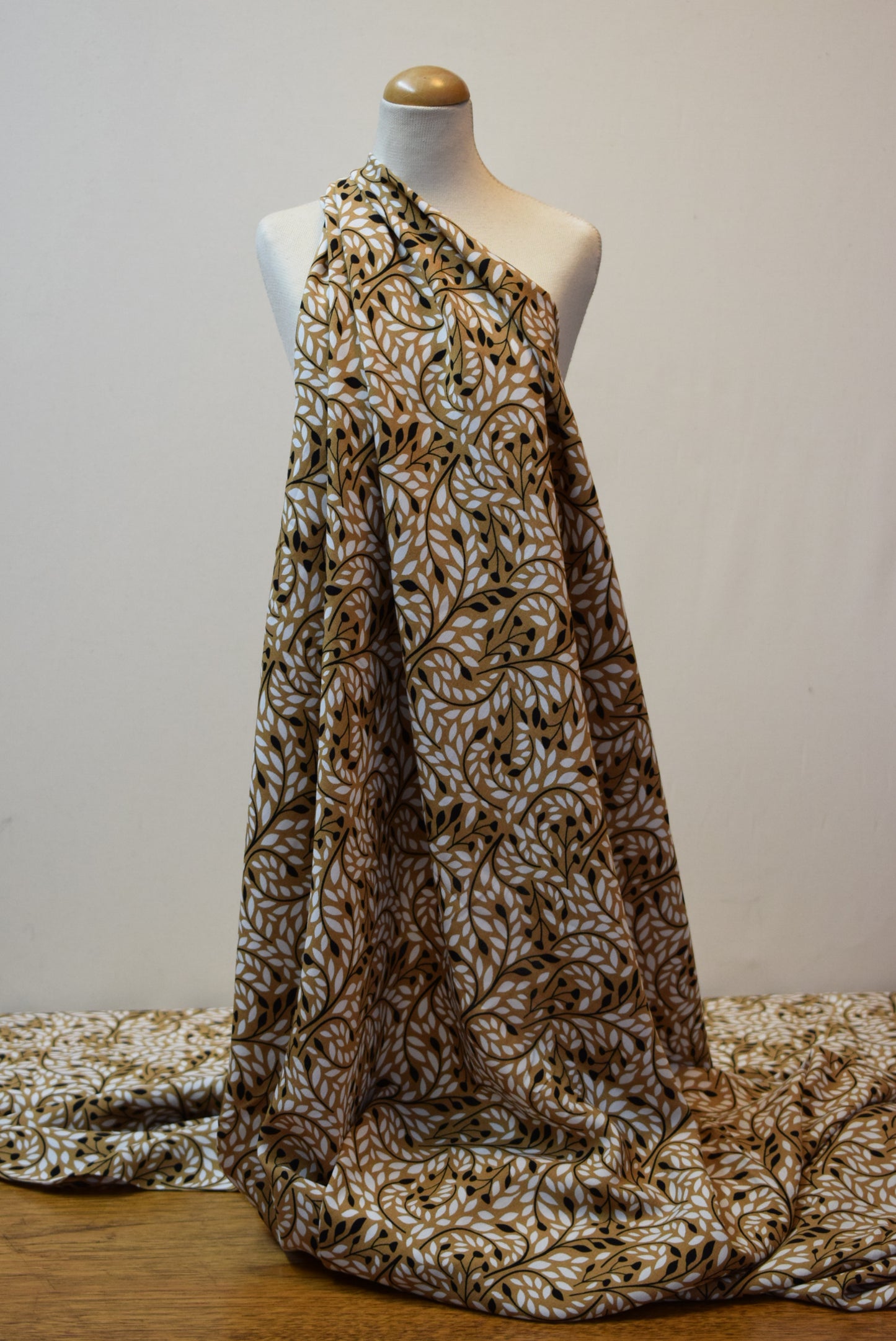 'Isadorra' Print - Tan