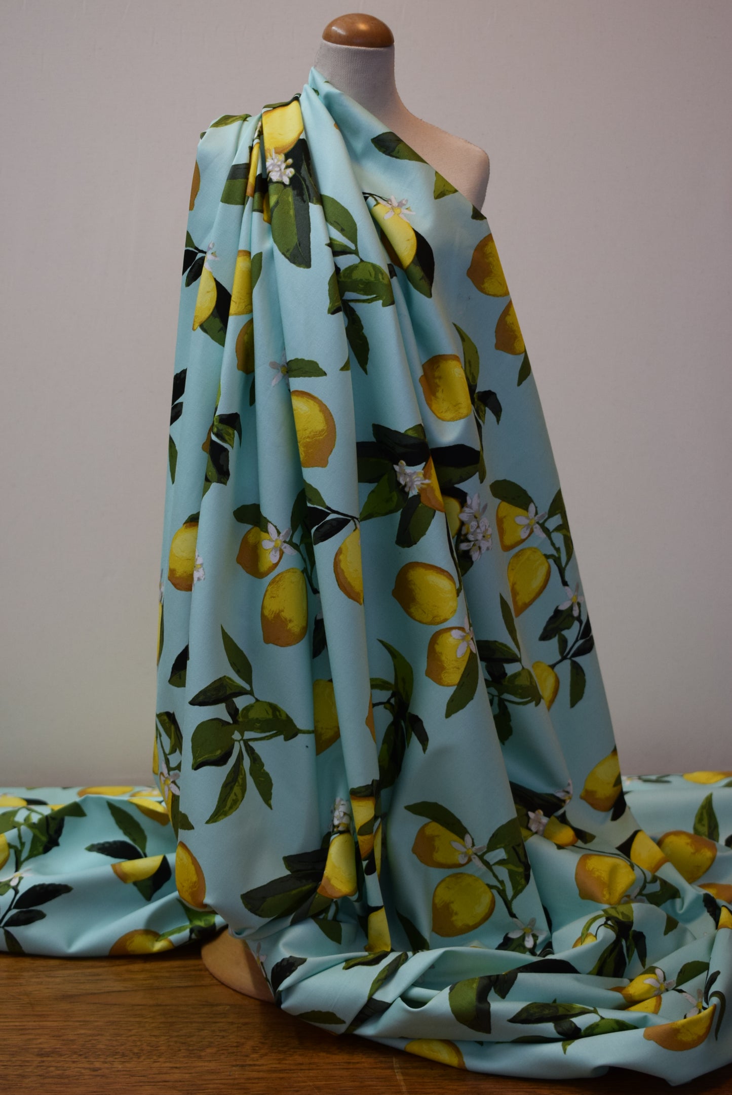 'Lemons' Stretch Sateen