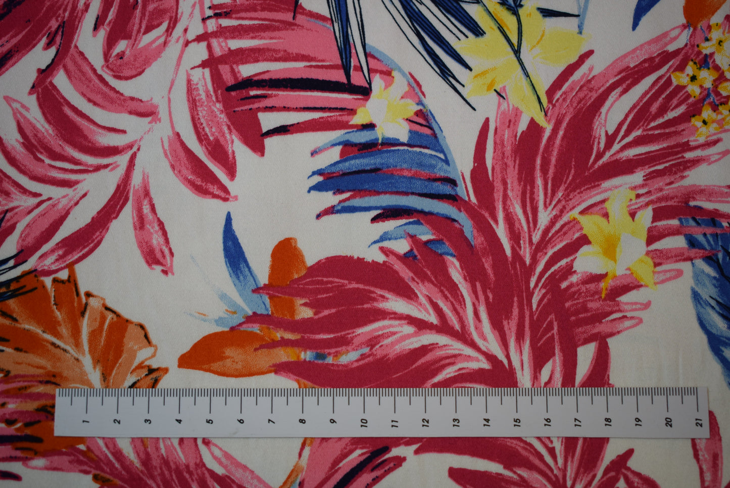 'Tropical Ferns' stretch sateen