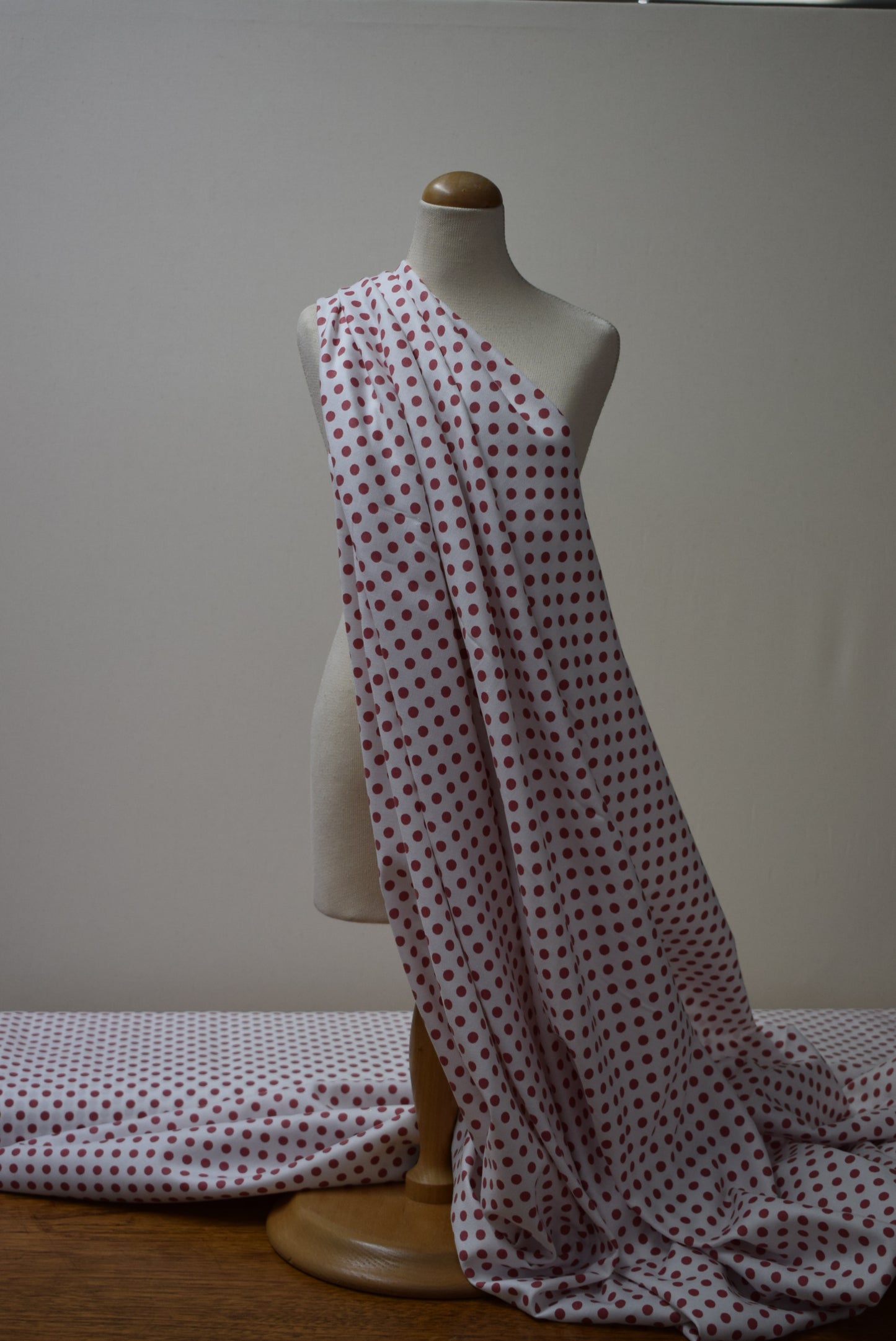 Dusky pink spot on white twill