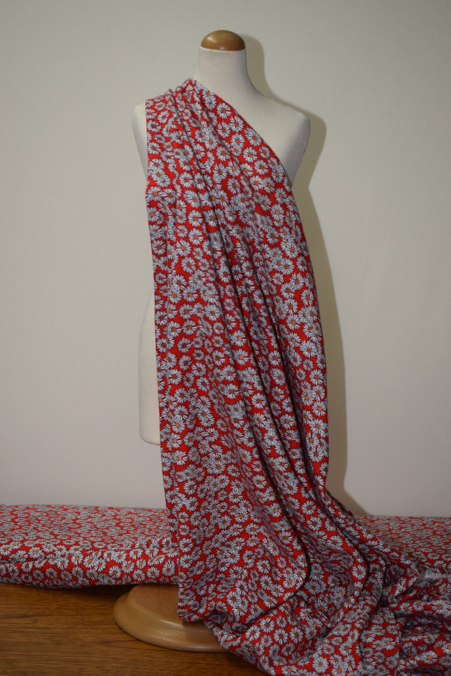 Daisy On Red Cretonne