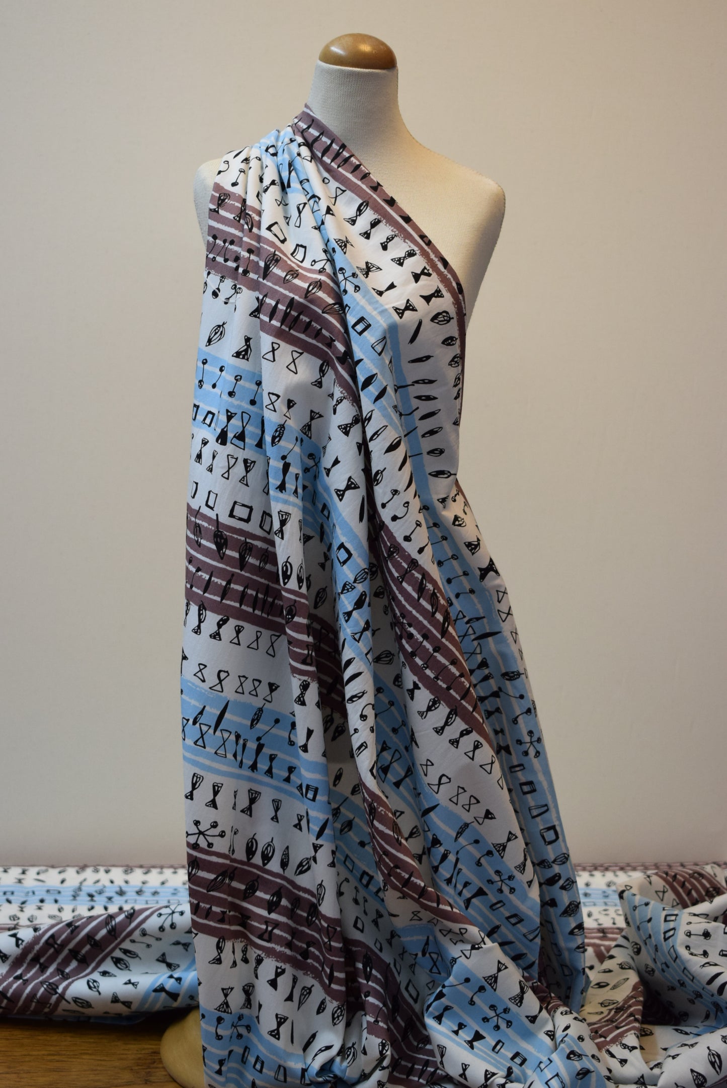 'Lucienne Day' - Serenade