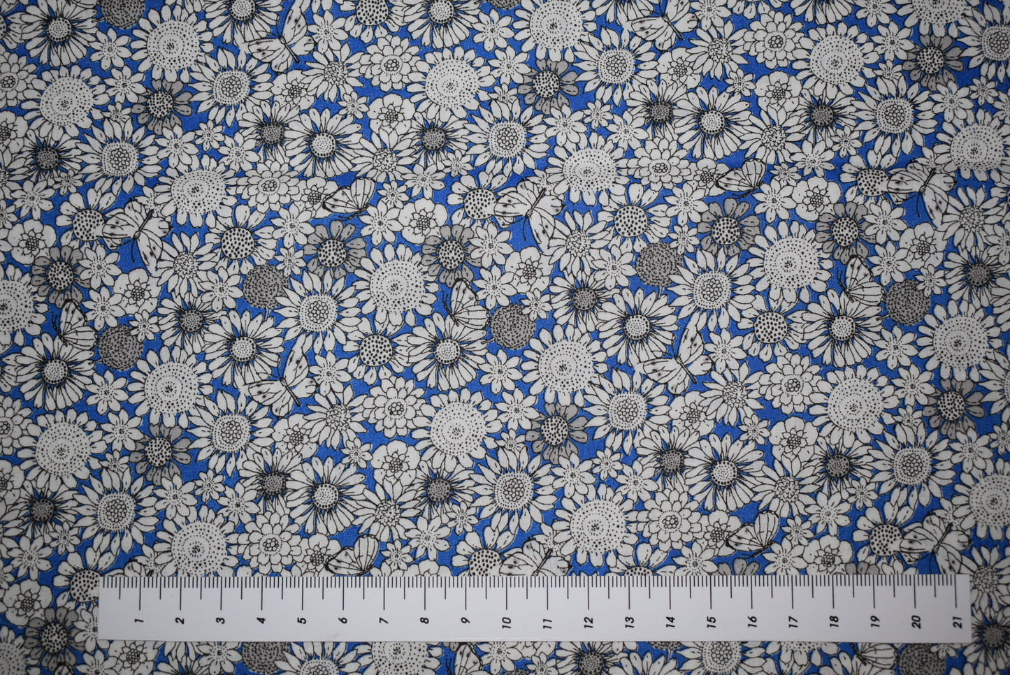 'Butterflies in Bloom' Lawn - Blue