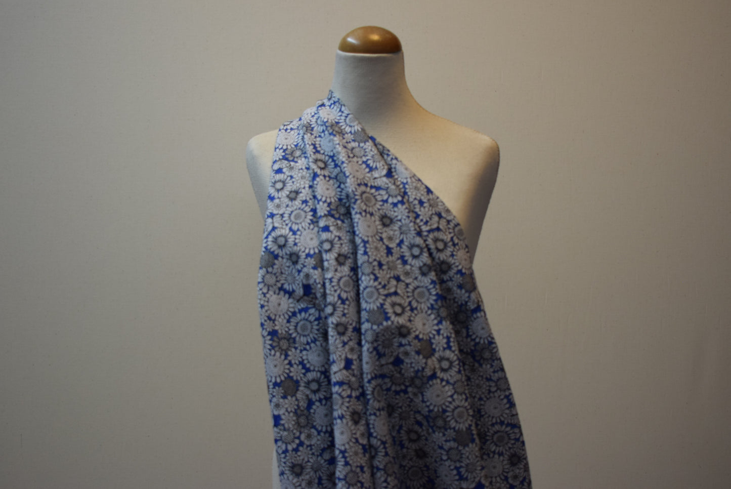 'Butterflies in Bloom' Lawn - Blue