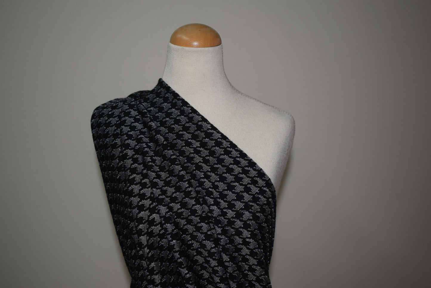 'Silvertooth' 2-Way Stretch Reversible Jersey