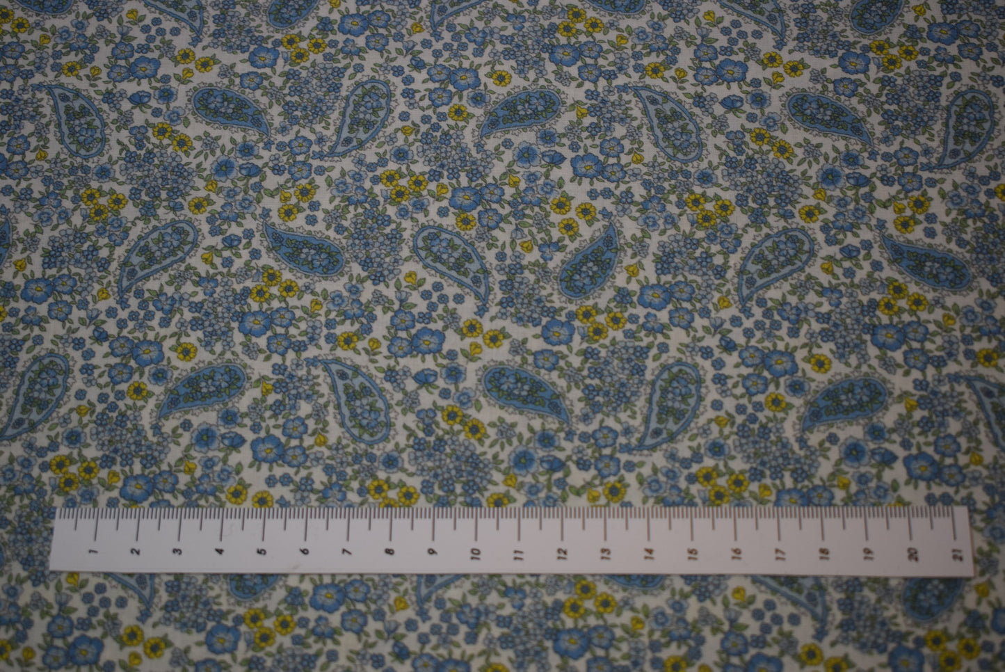 'Paisley Bouquet' Lawn - Blue