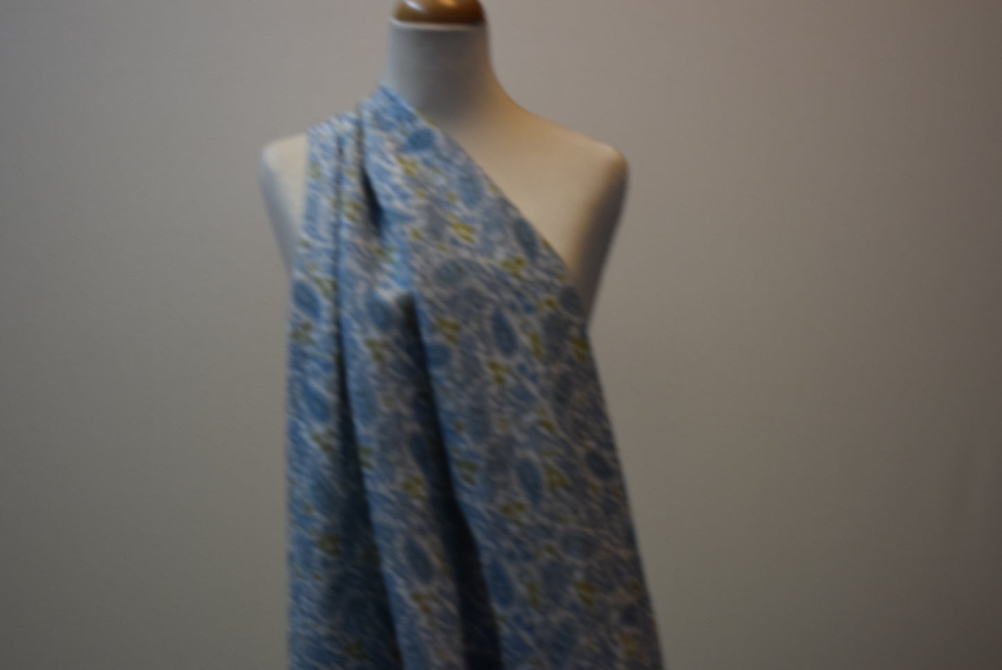 'Paisley Bouquet' Lawn - Blue