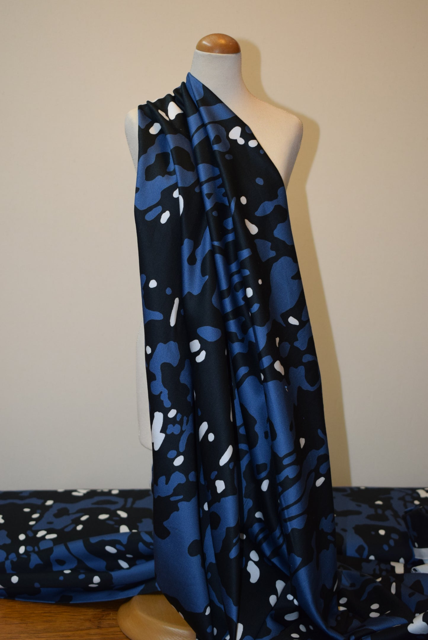 'Moonlit Reflection' Stretch Sateen