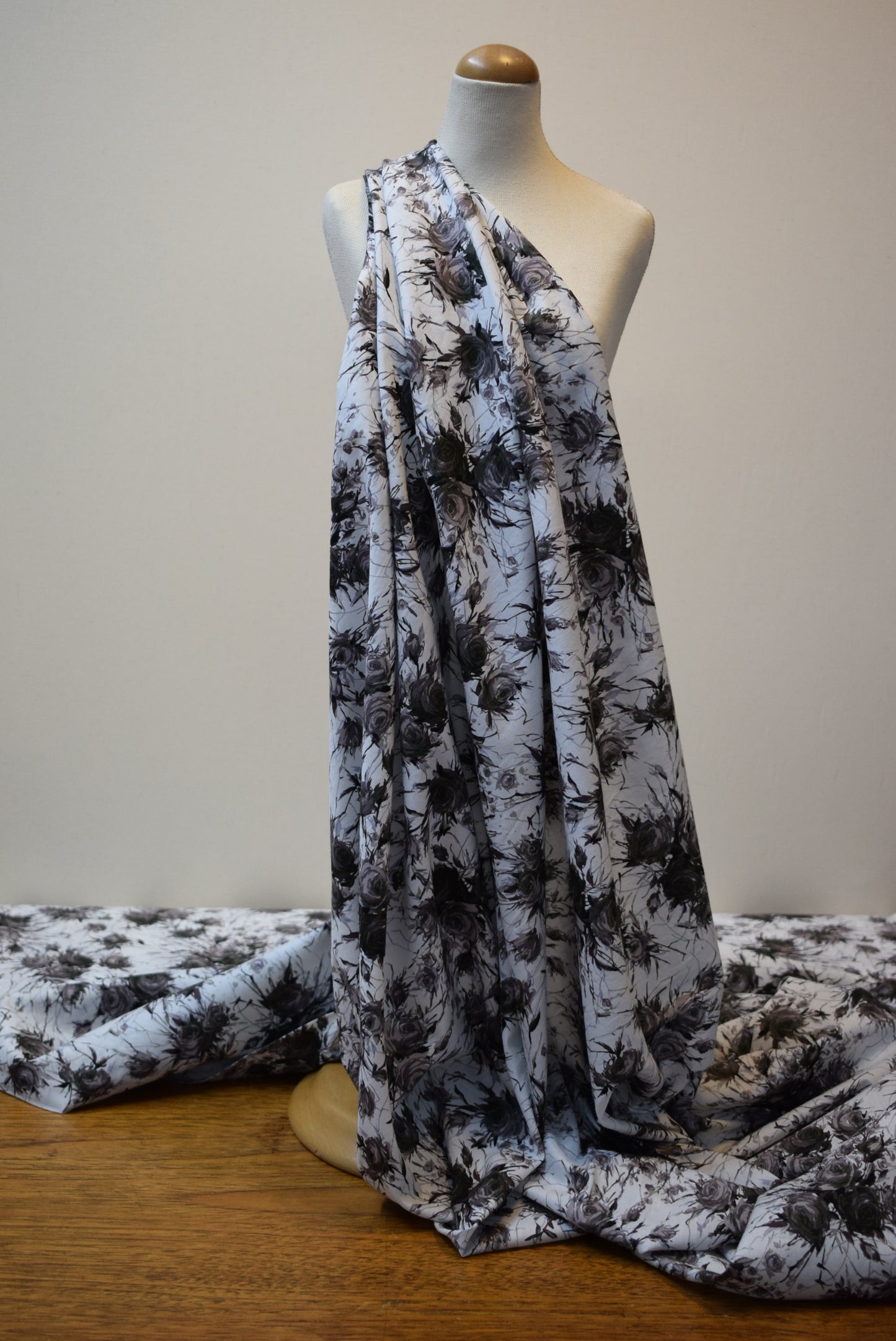 'Rose Posy' Pima Lawn - Grey