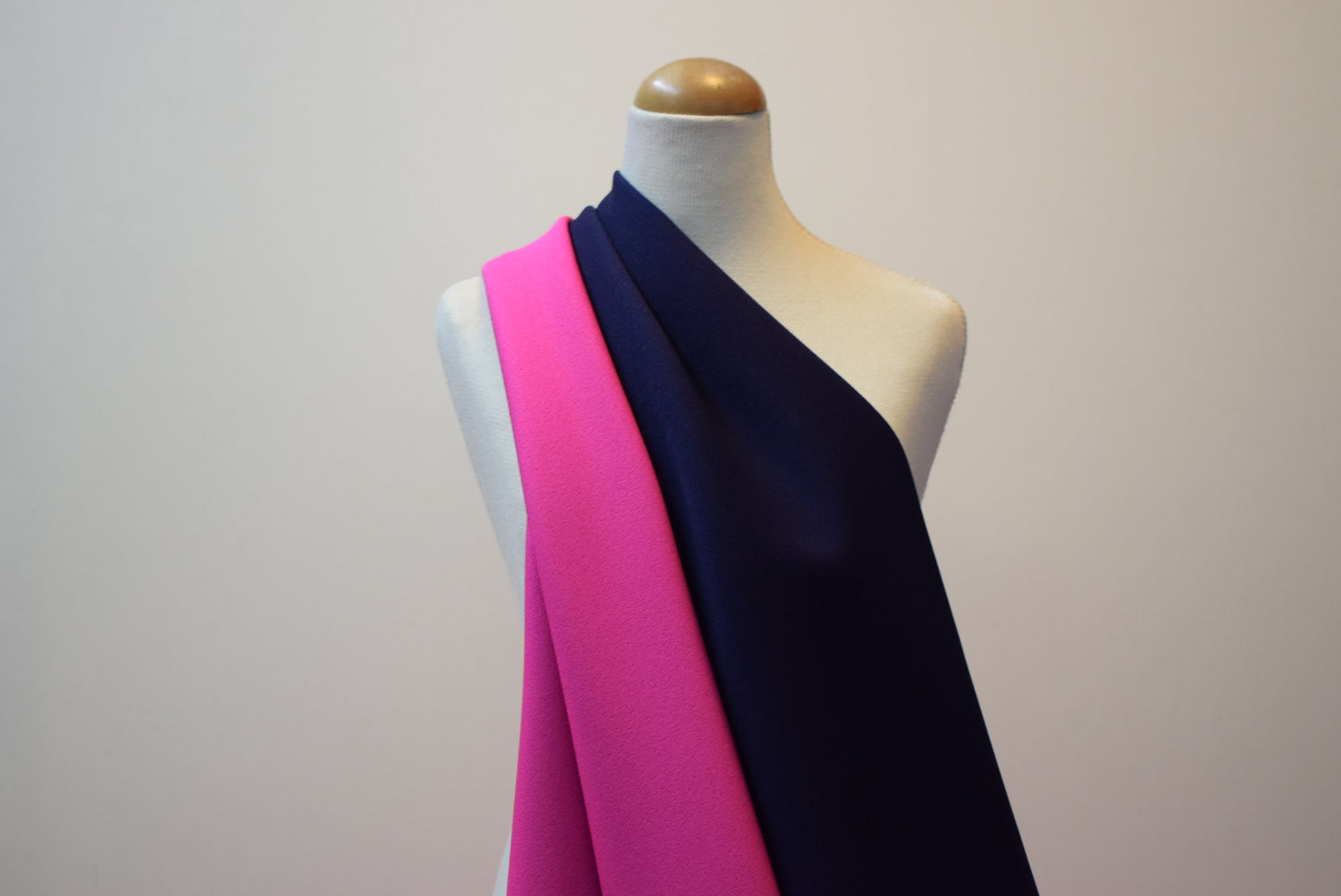 2-Way Stretch Reversible crepe - cerise/navy