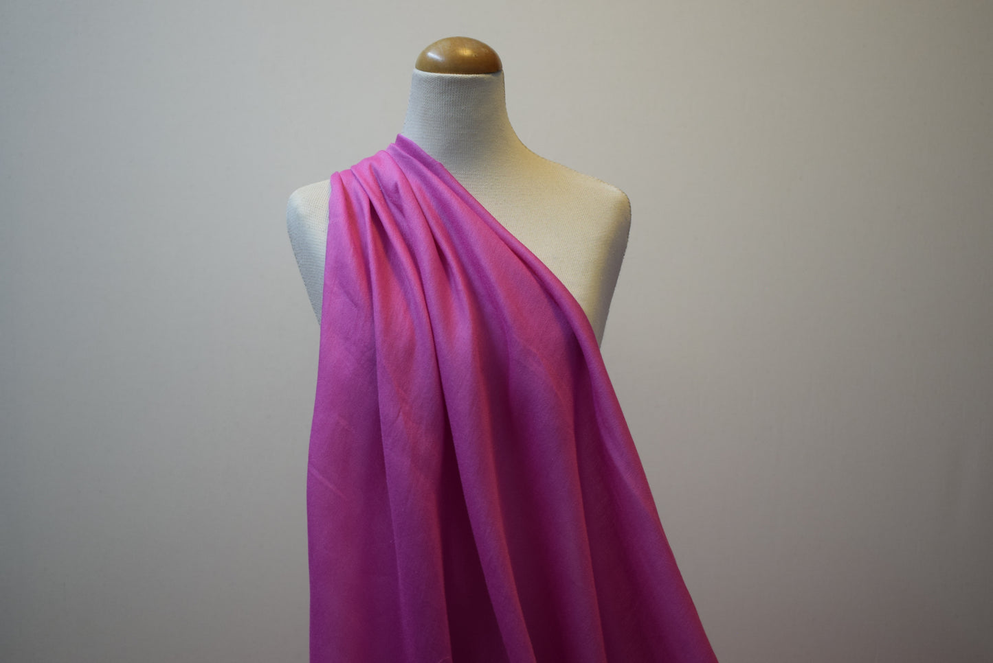 Silk Mix Crepe - cerise