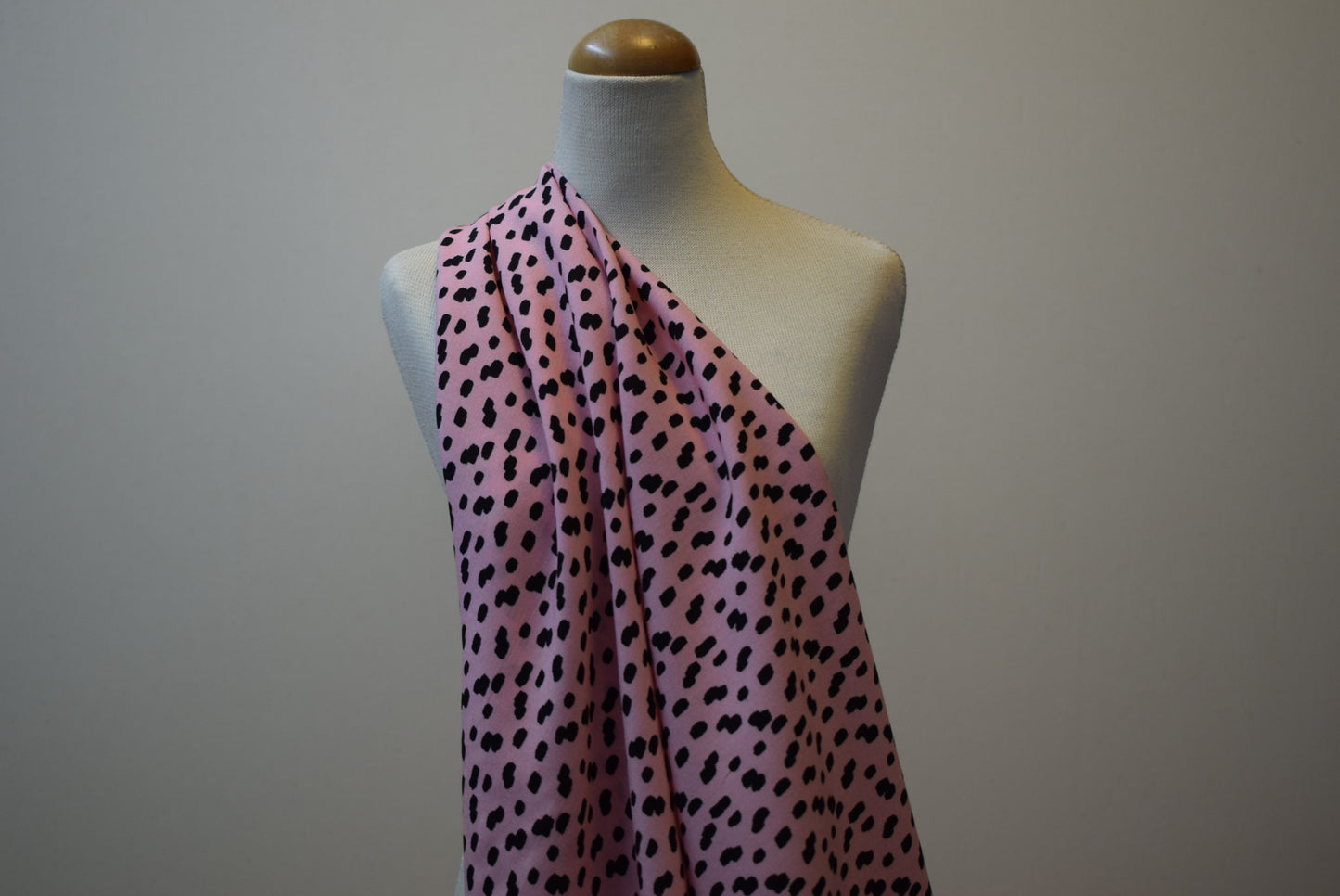 'Dotty Dash' - pink javanaise