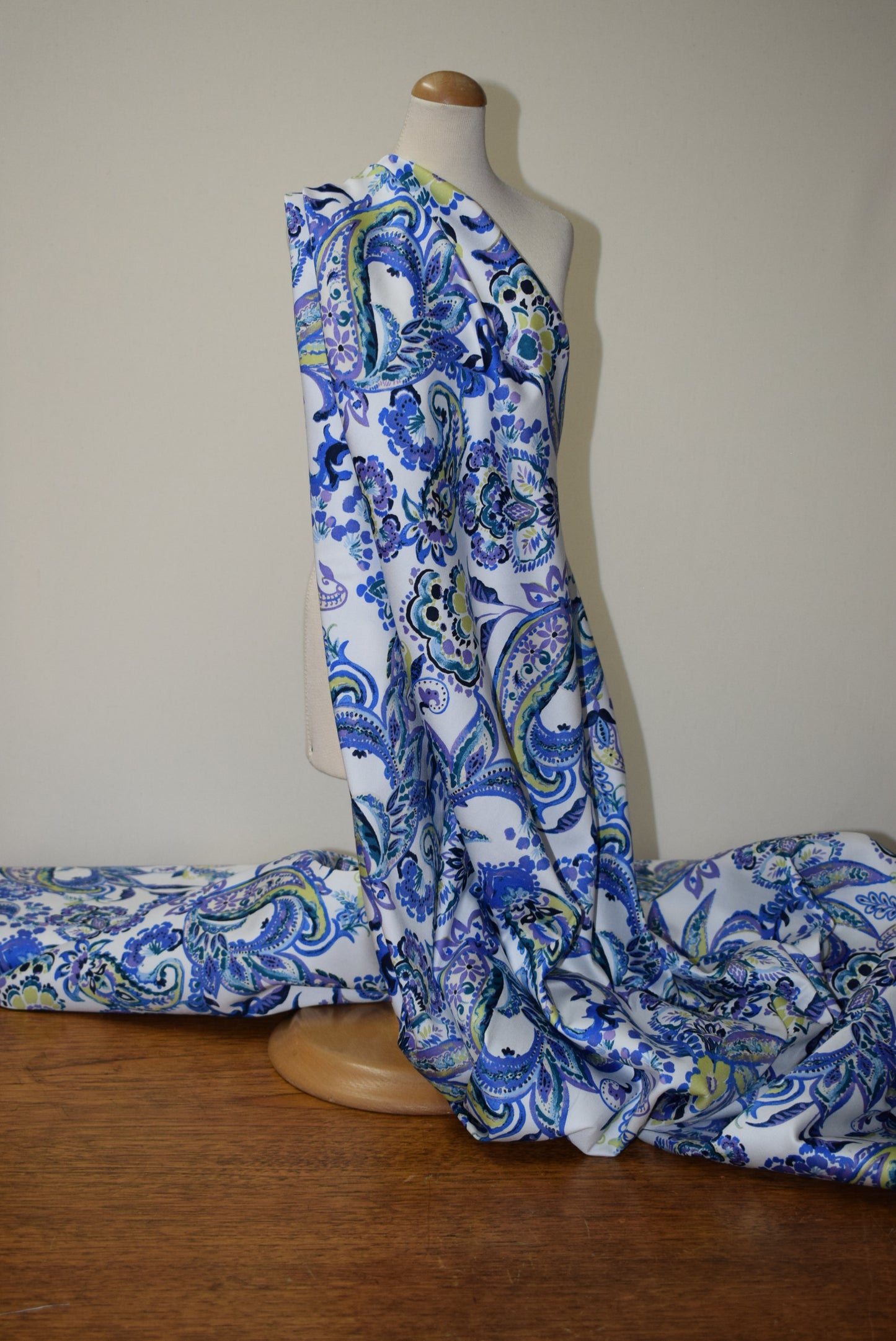 Sateen - lilac paisley