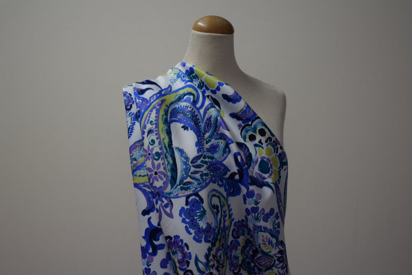 Sateen - lilac paisley