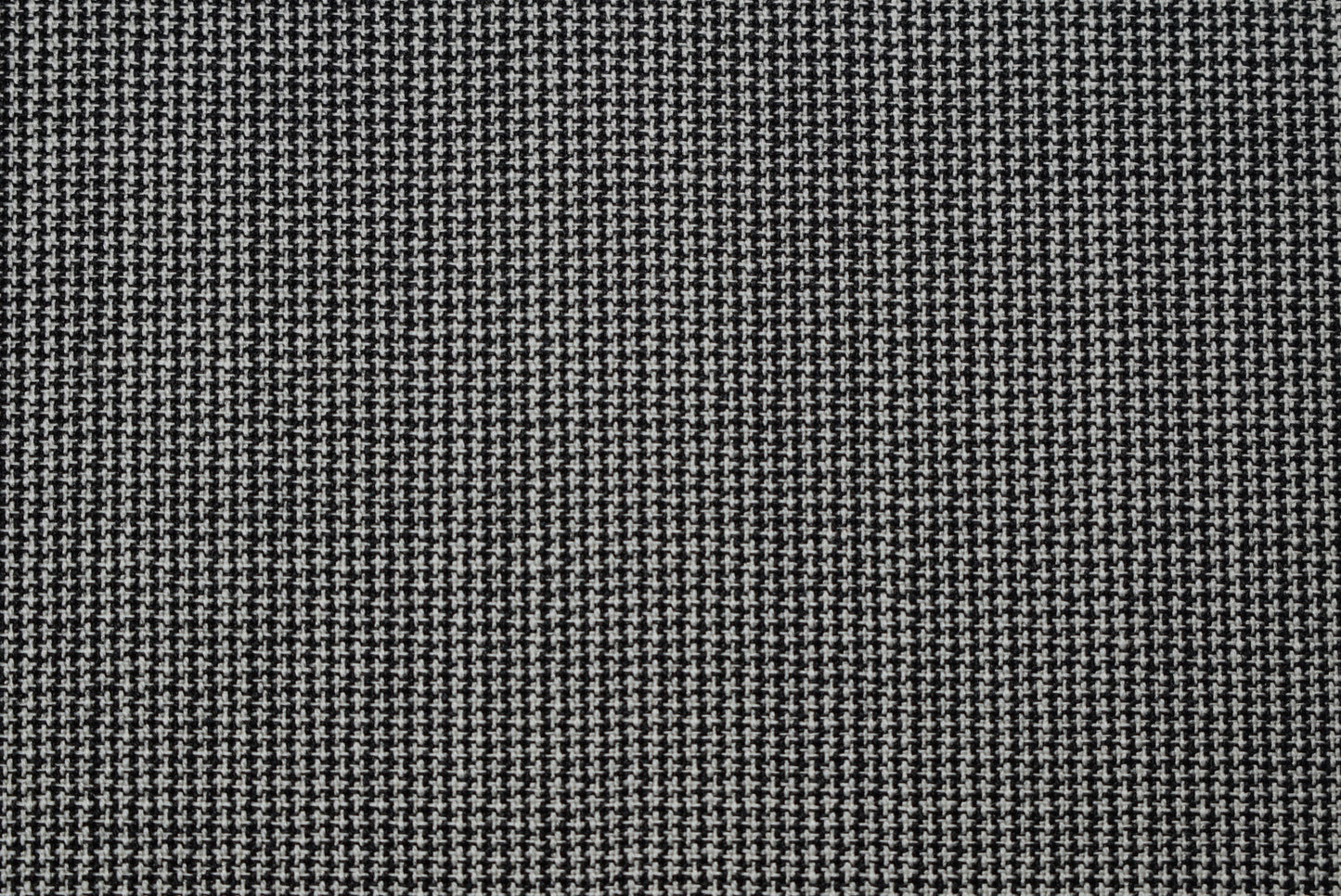Black/White Micro-Tooth