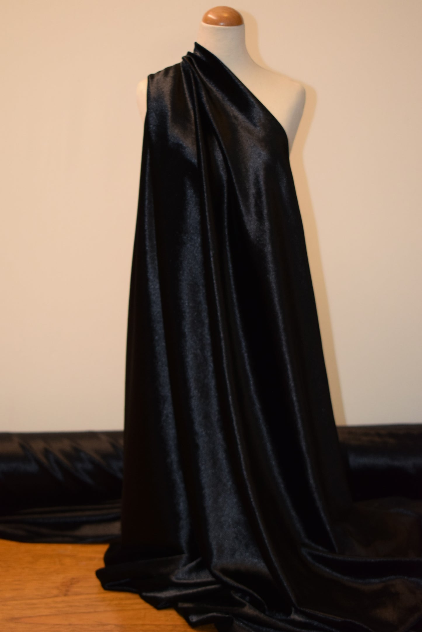 Panné Velour De Luxe - Black