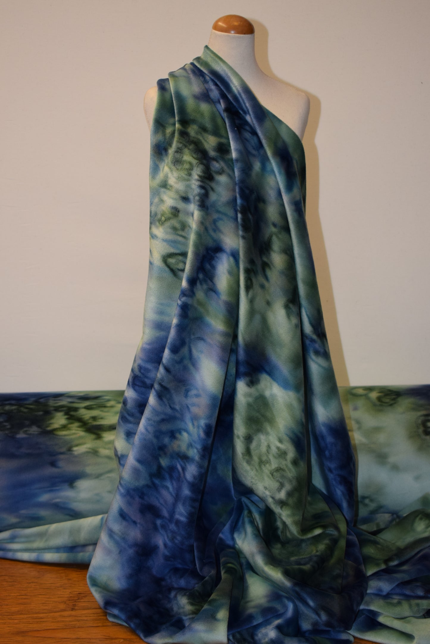 'Ice-Velvet' Batik Velour - 2 Colourways