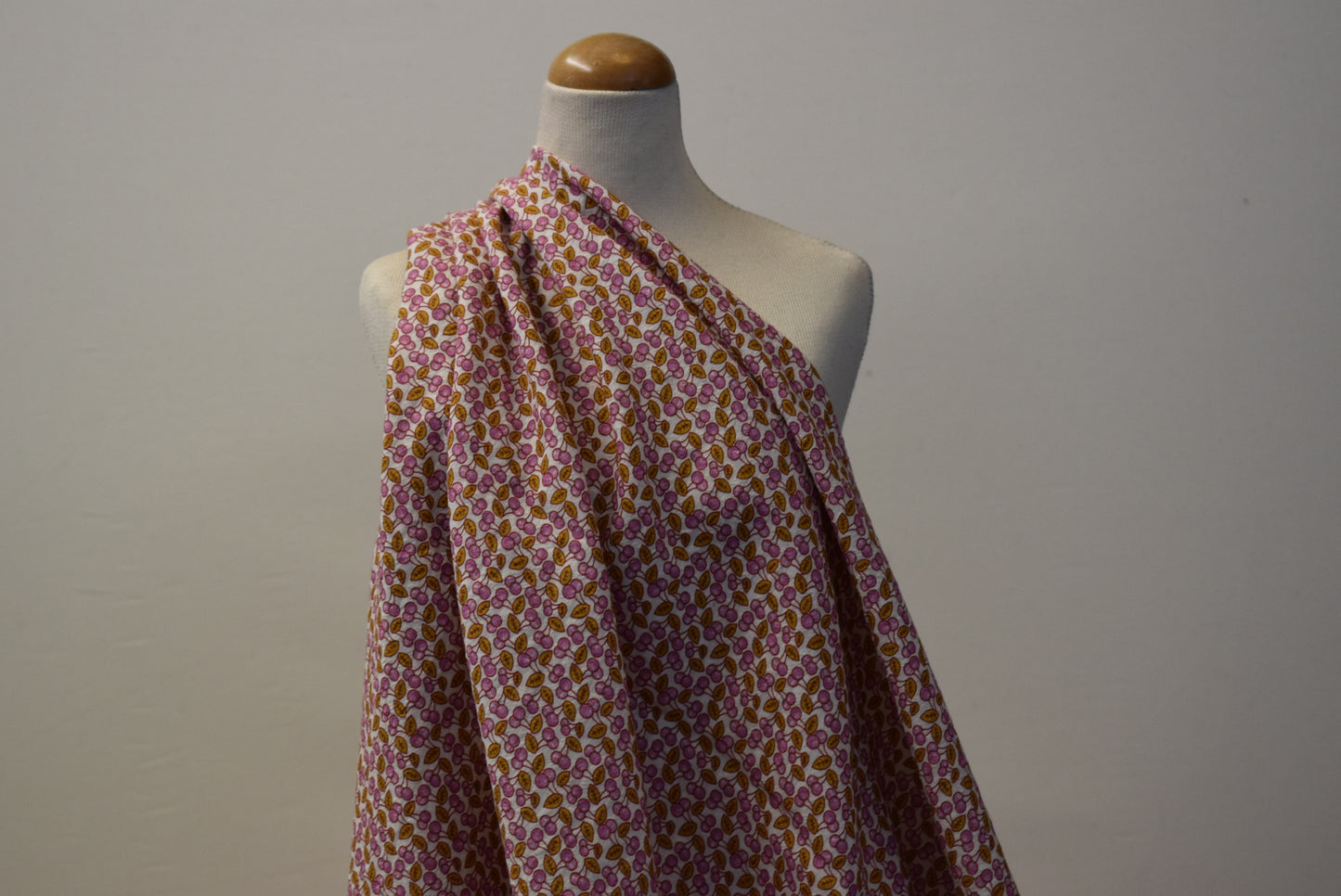 'Cherries' Vintage Seersucker - 2 Colourways