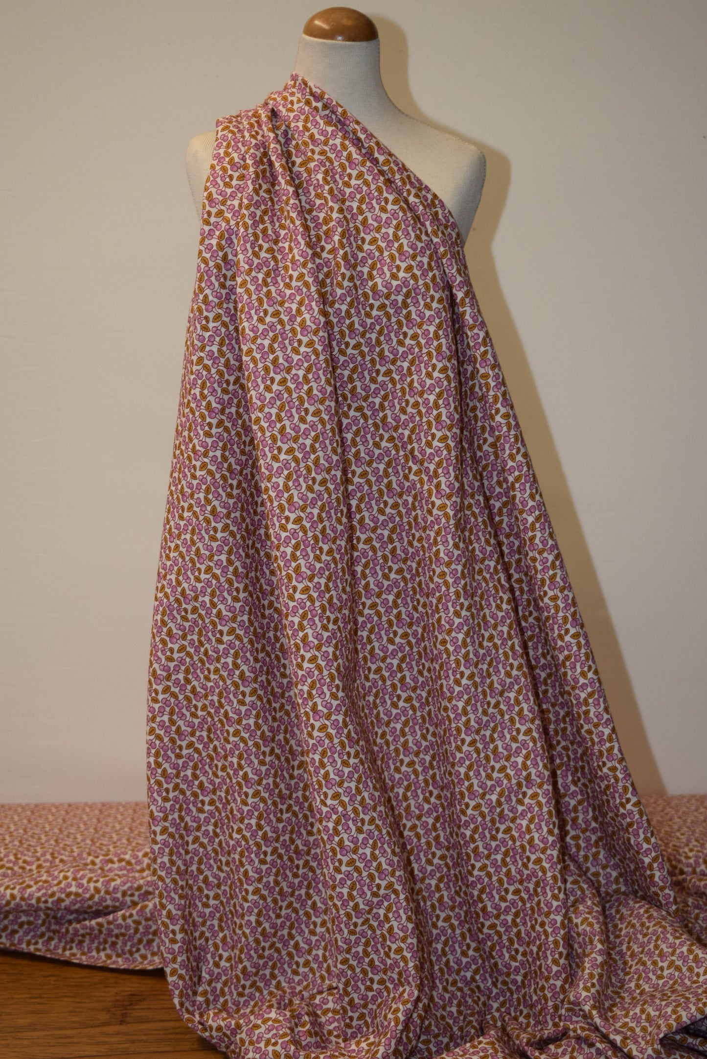 'Cherries' Vintage Seersucker - 2 Colourways