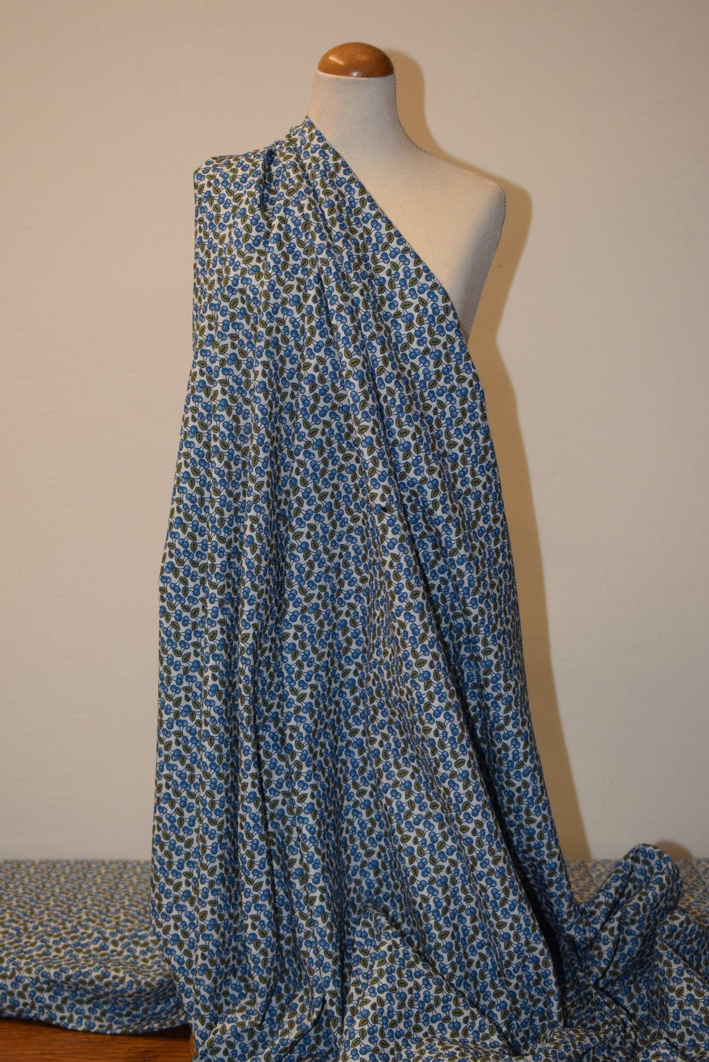 'Cherries' Vintage Seersucker - 2 Colourways