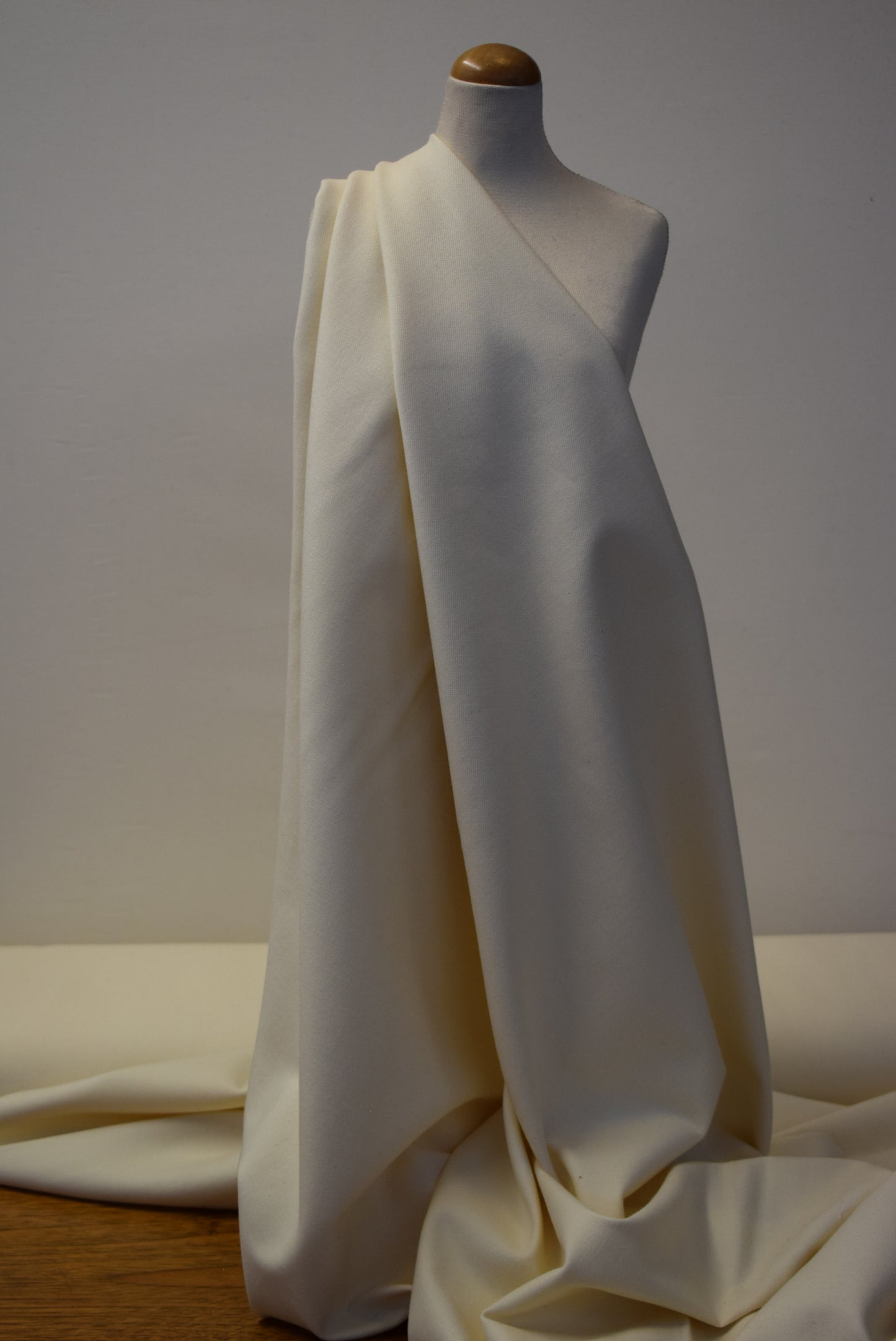 Cream 'Diamond' Suiting ( Lengthwise Stretch )