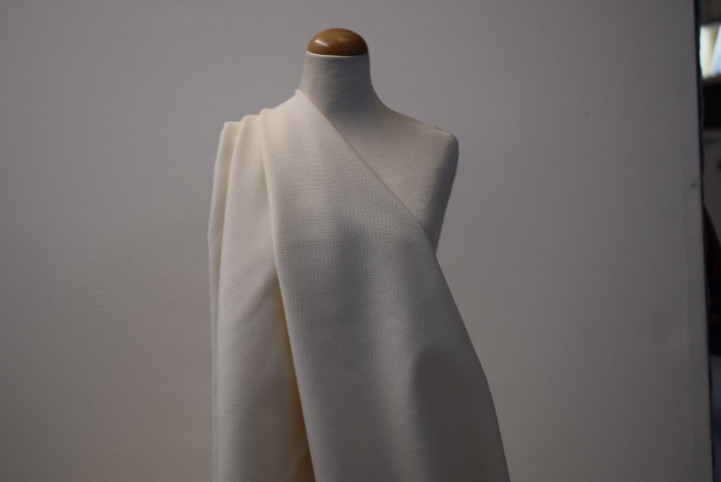 Cream 'Diamond' Suiting ( Lengthwise Stretch )
