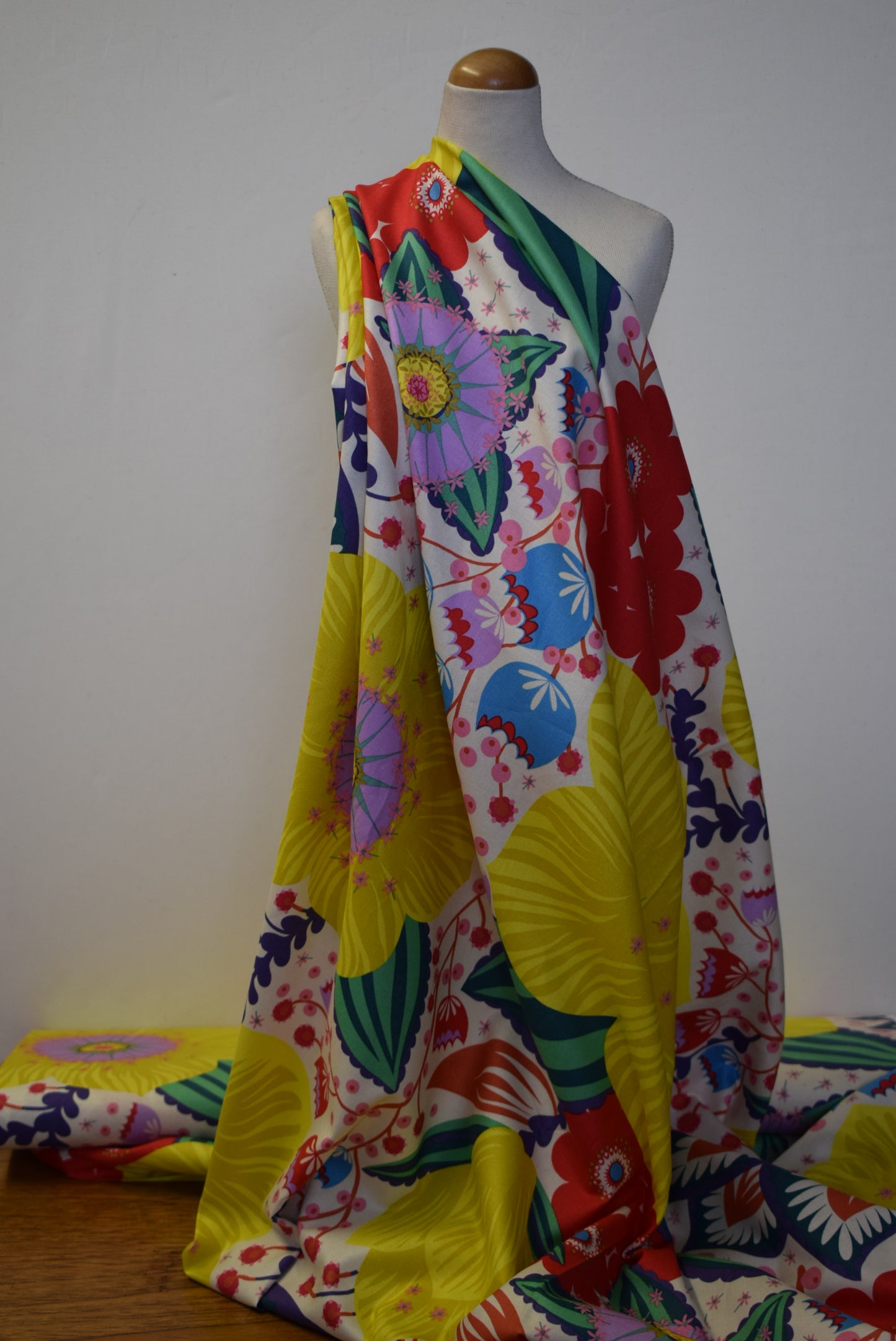 'Overdressed' - Multi
