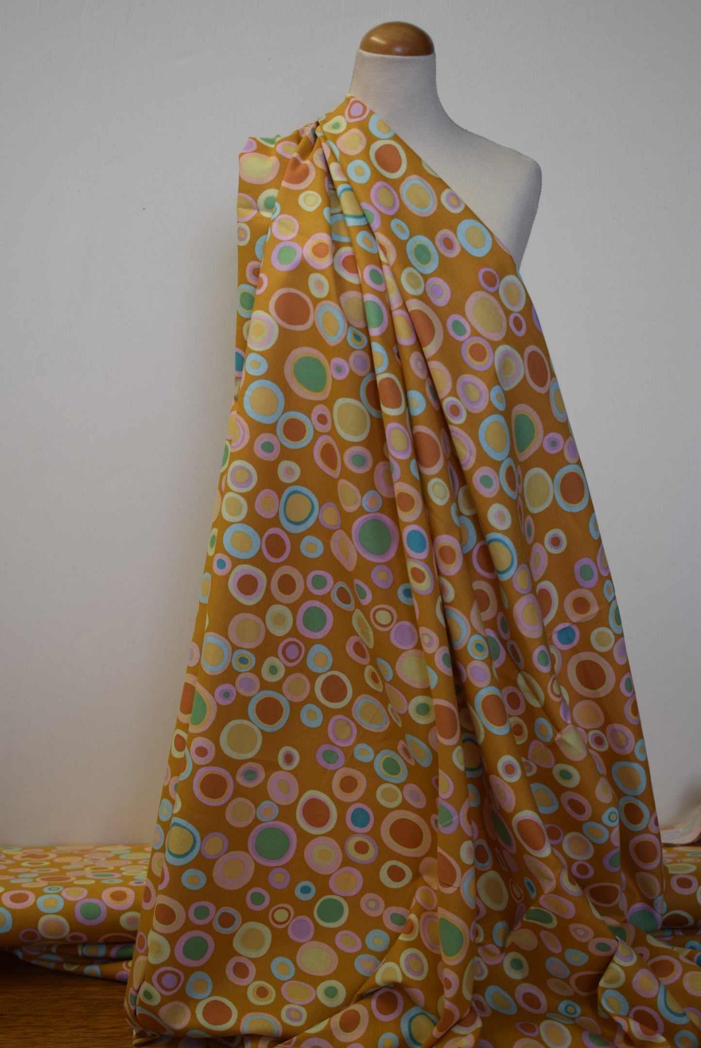 'Kaffe Fassett' 'From The Archives' - Bubbles - 2 colourways