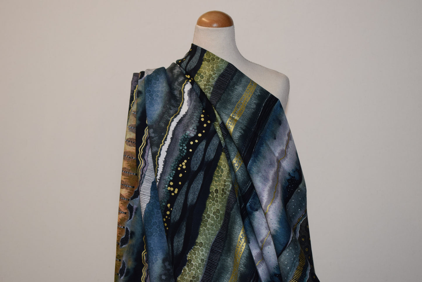 'Flora & Form' ' Labradorite'