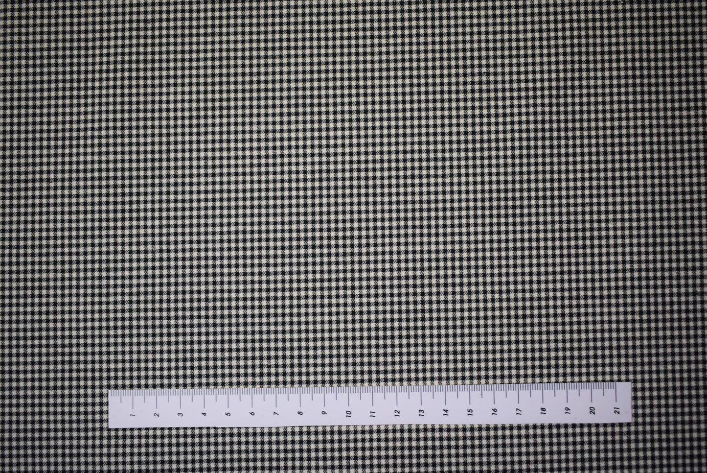 Black & White Puppytooth
