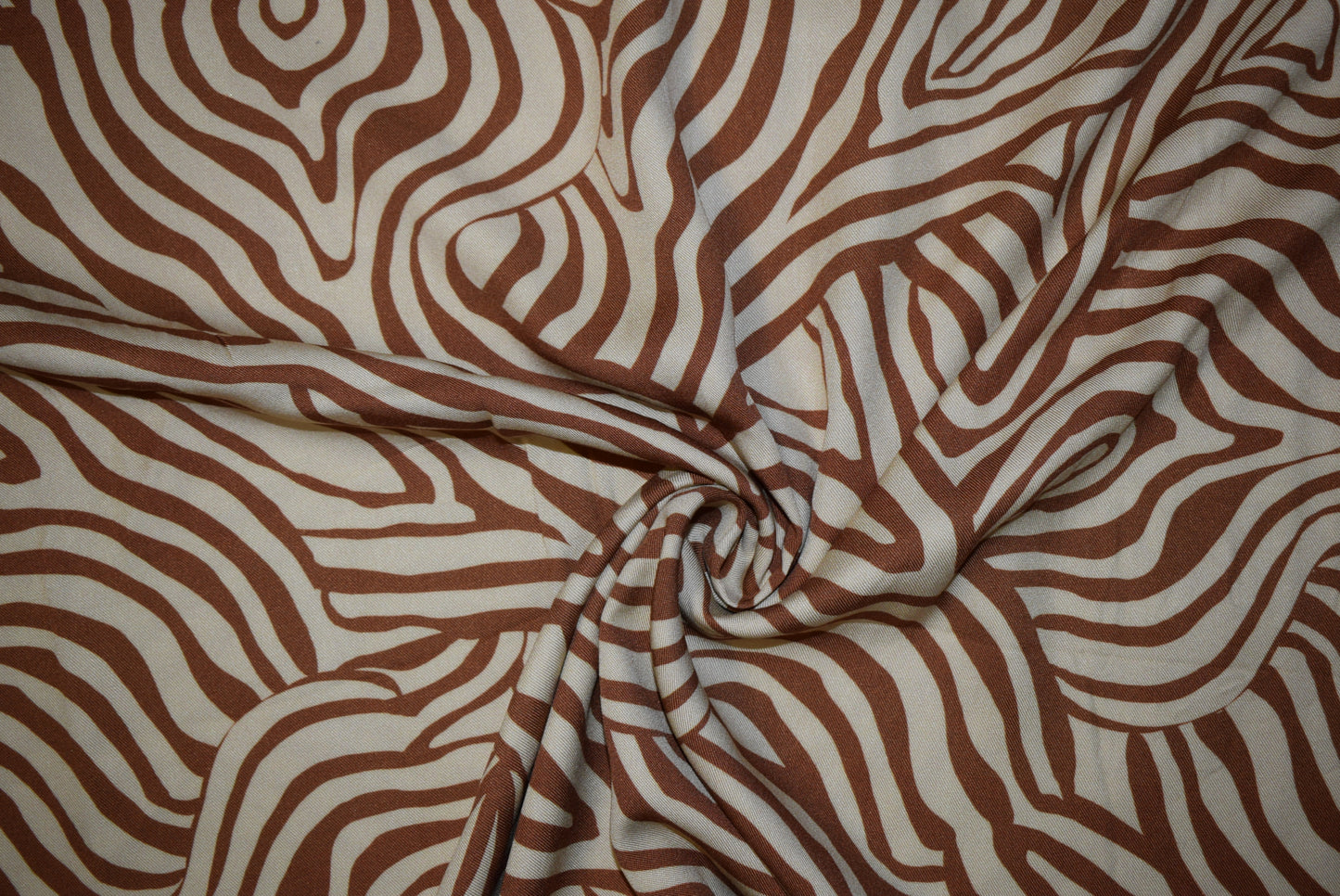 'Light & Lush' Collection - Toffee Swirl