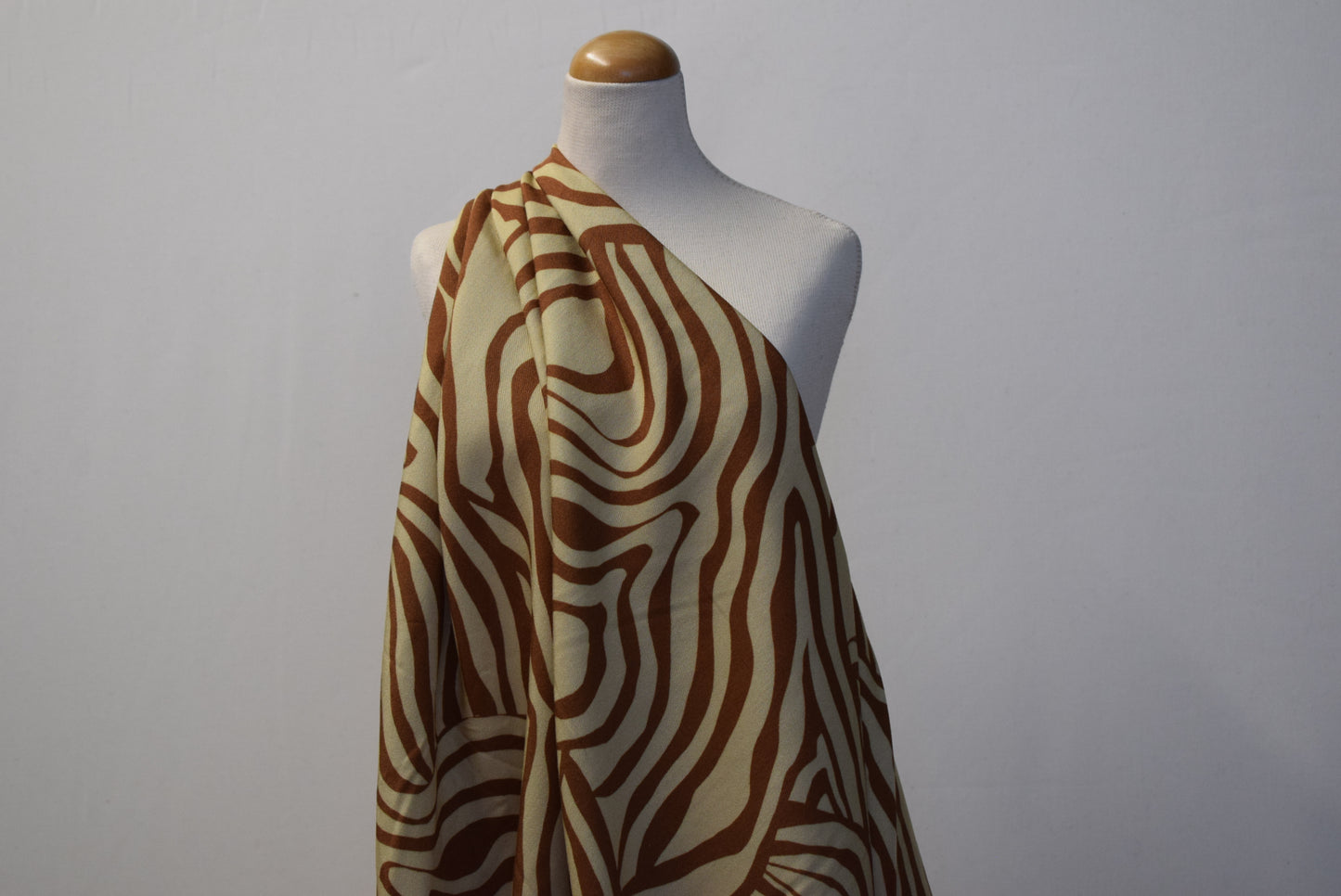 'Light & Lush' Collection - Toffee Swirl