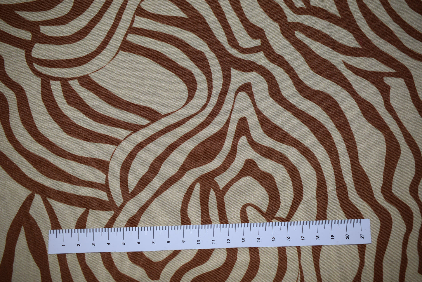 'Light & Lush' Collection - Toffee Swirl