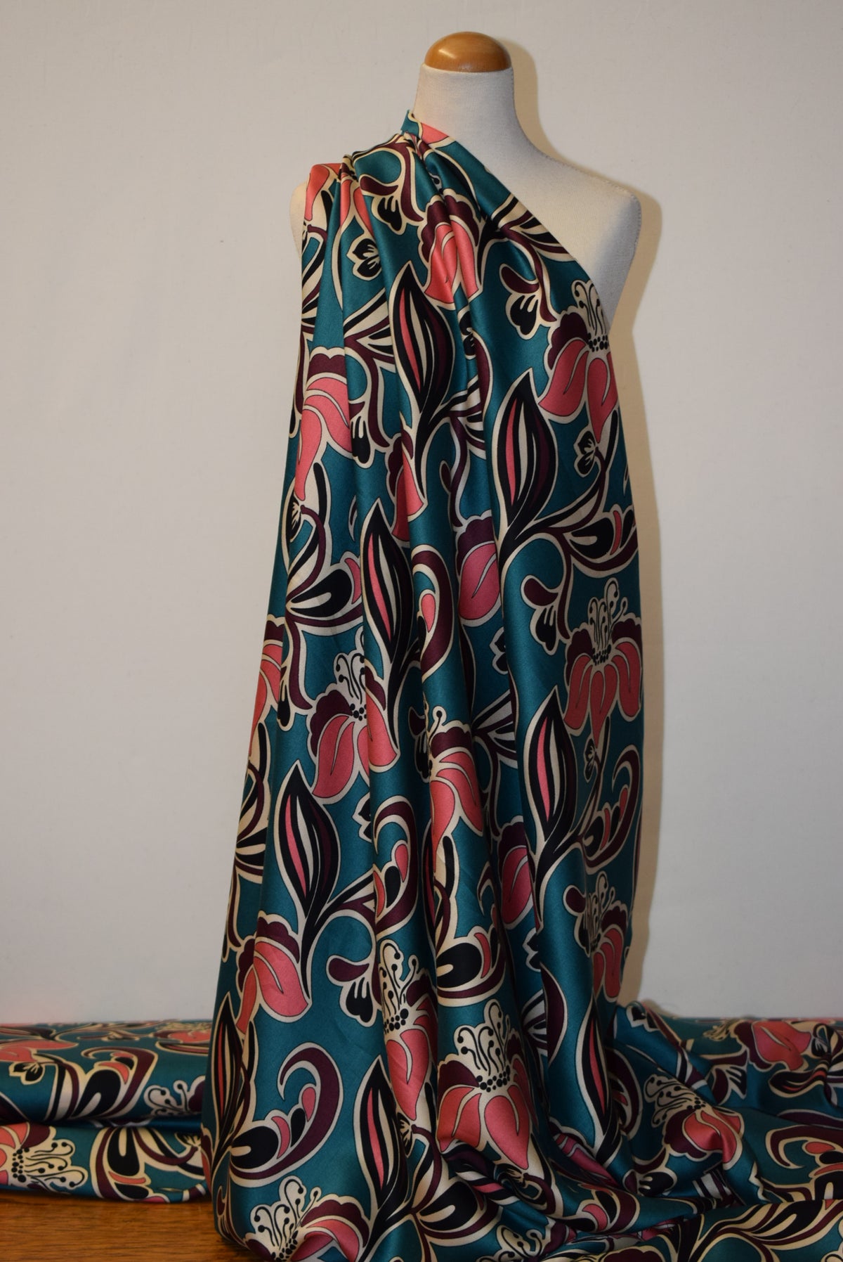 'Opulence' Teal & Coral